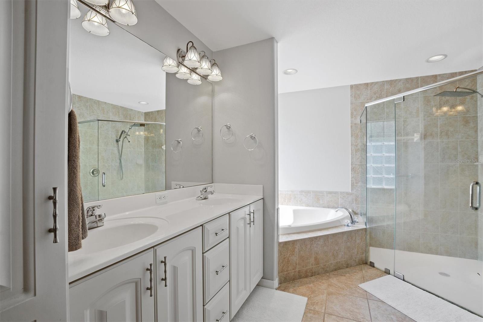 Image 18 of 53 For 3905 Osprey Pointe Circle