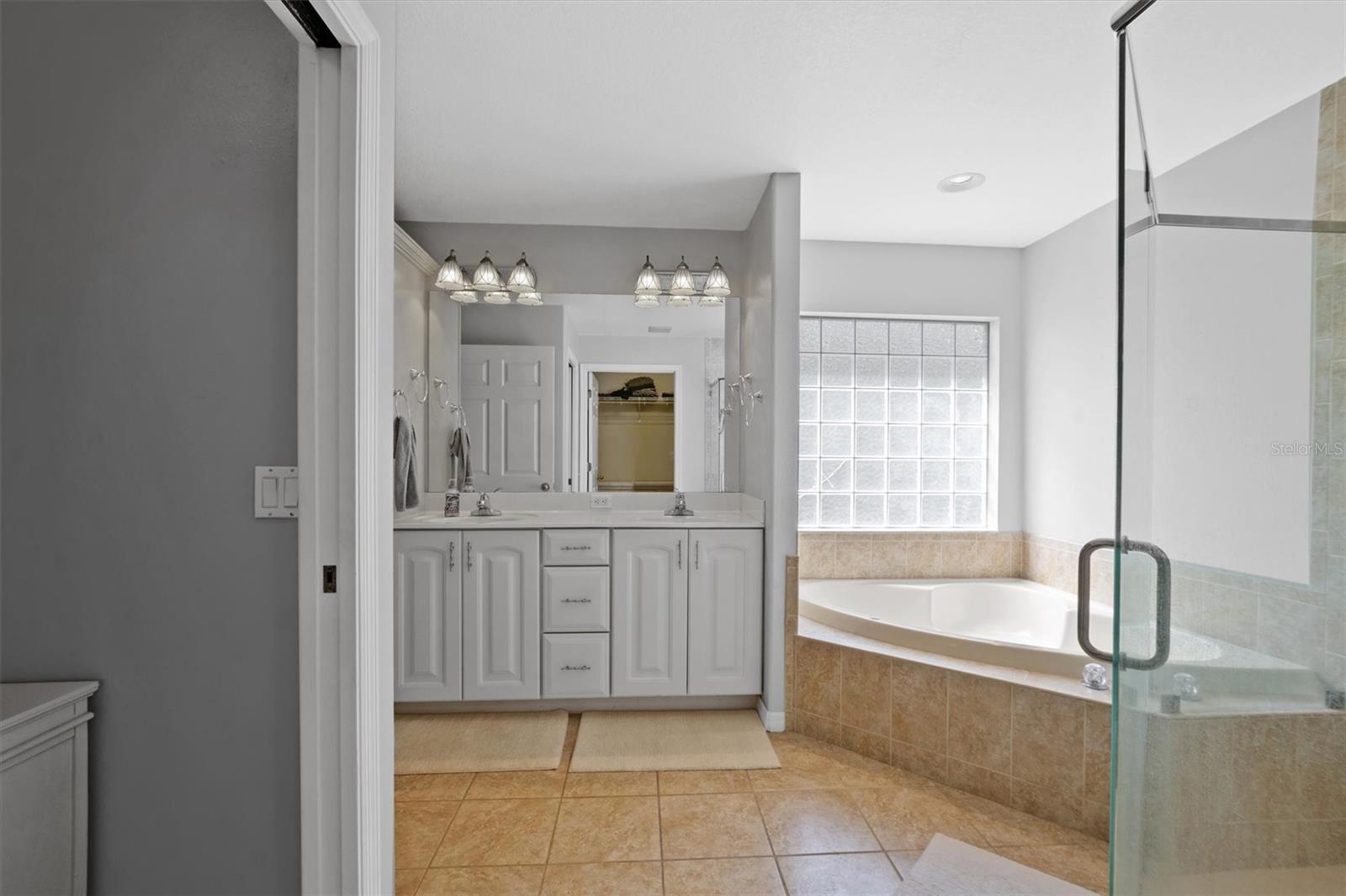 Image 19 of 53 For 3905 Osprey Pointe Circle