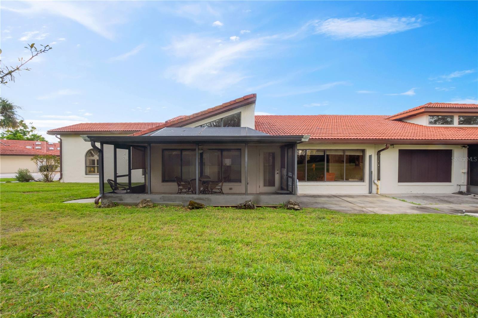 Image 10 of 72 For 2725 Clubhouse Drive