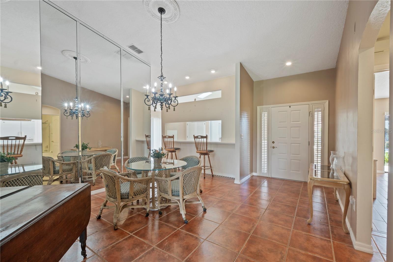 Image 22 of 72 For 2725 Clubhouse Drive