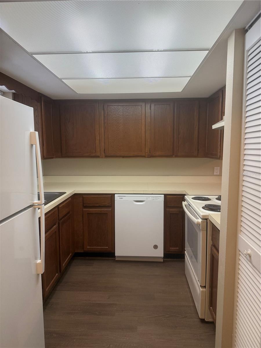 Image 4 of 23 For 607 Country Lane Ne 607