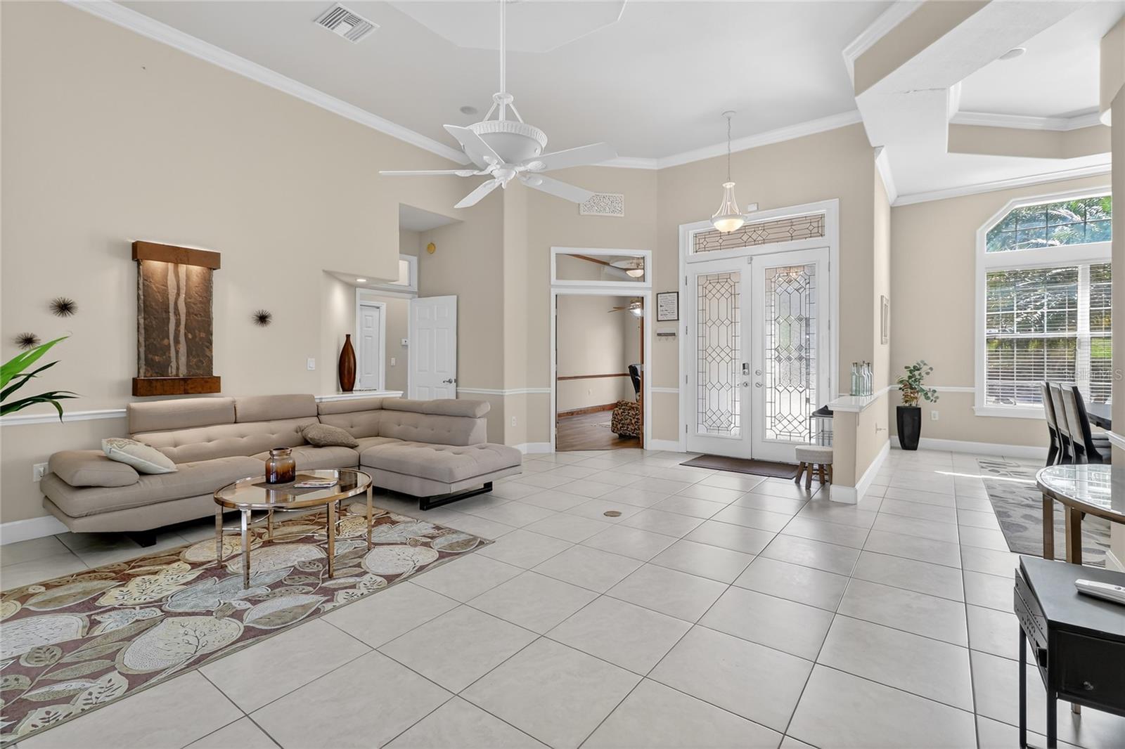 Image 12 of 72 For 1028 Lake Mariam Drive