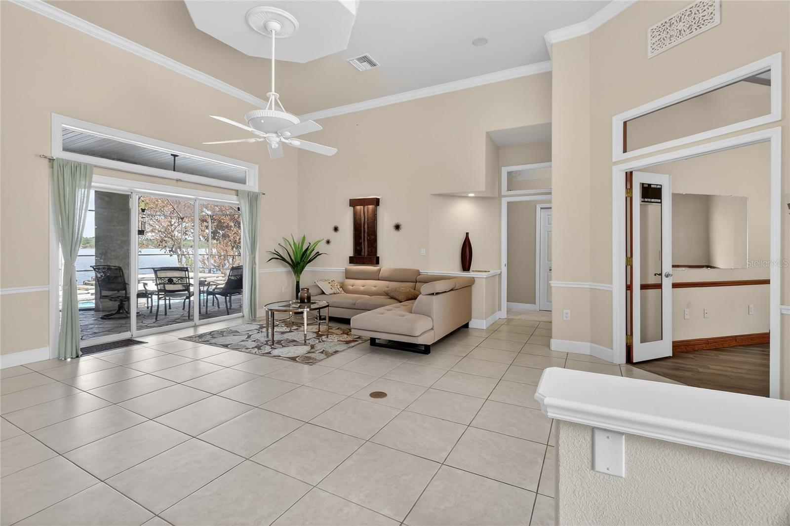 Image 13 of 72 For 1028 Lake Mariam Drive