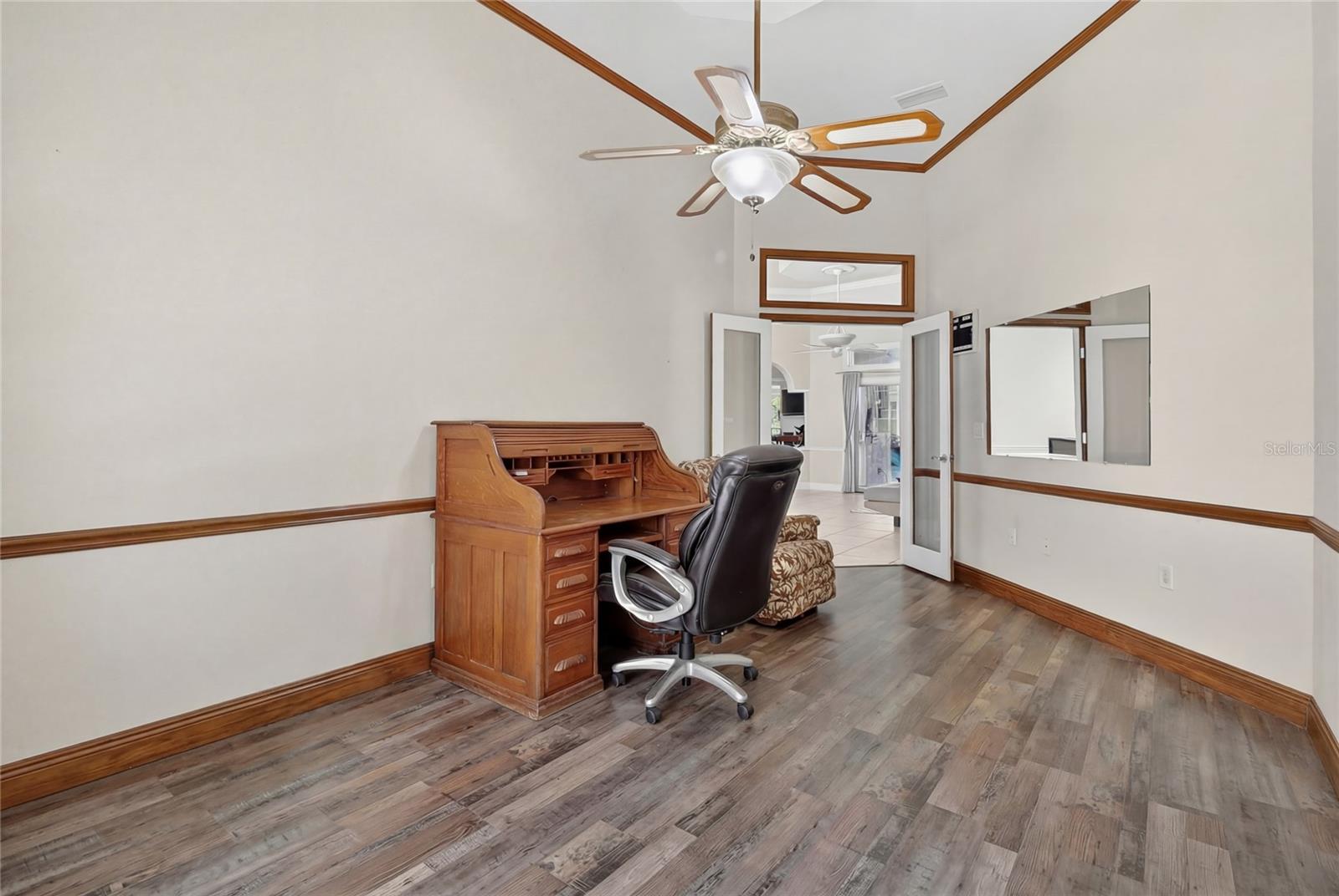 Image 16 of 72 For 1028 Lake Mariam Drive