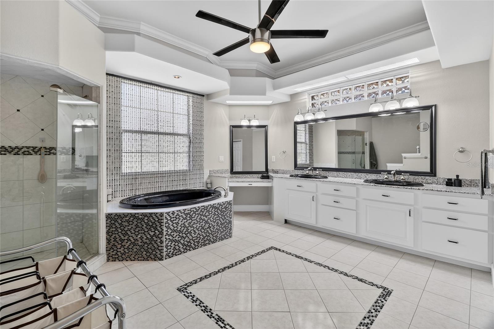 Image 20 of 72 For 1028 Lake Mariam Drive