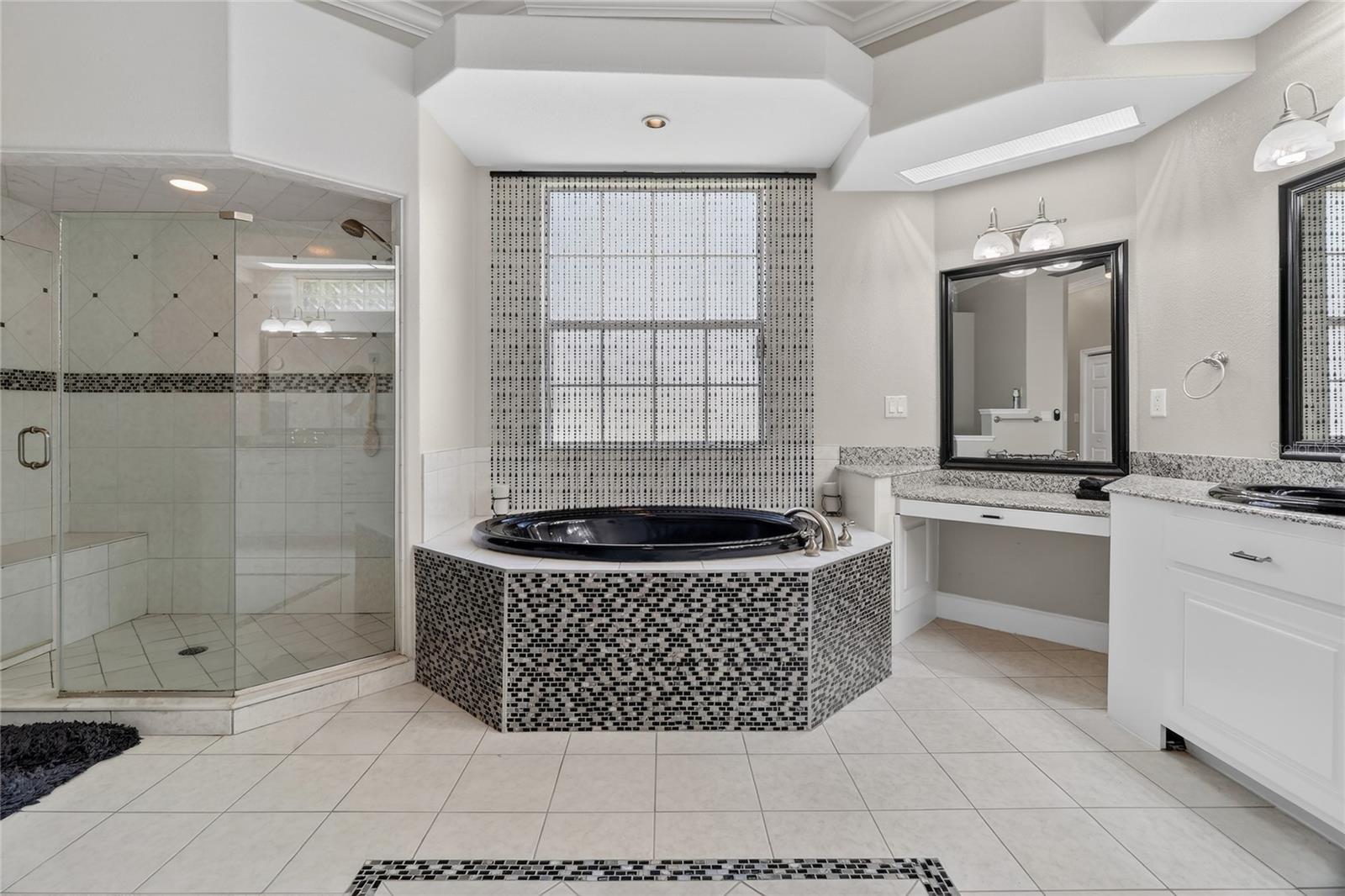 Image 21 of 72 For 1028 Lake Mariam Drive