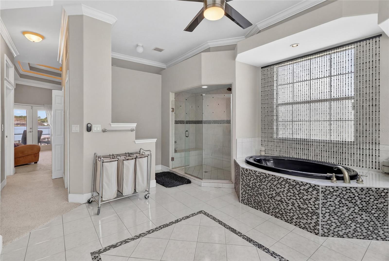 Image 23 of 72 For 1028 Lake Mariam Drive