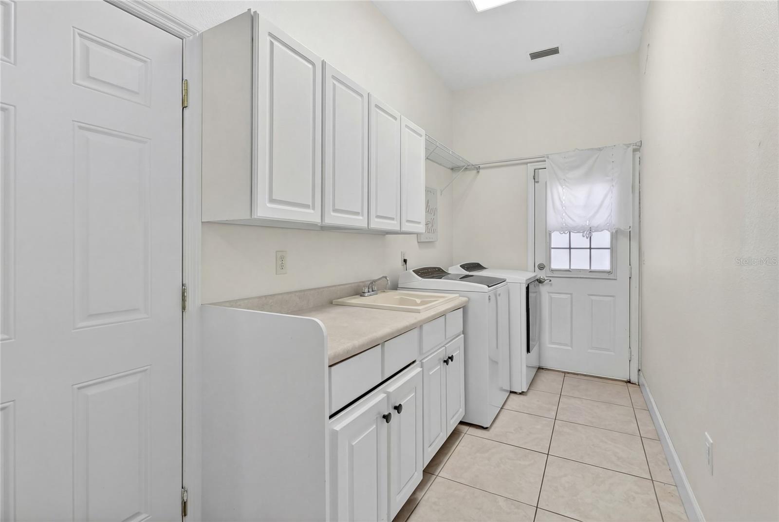 Image 45 of 72 For 1028 Lake Mariam Drive