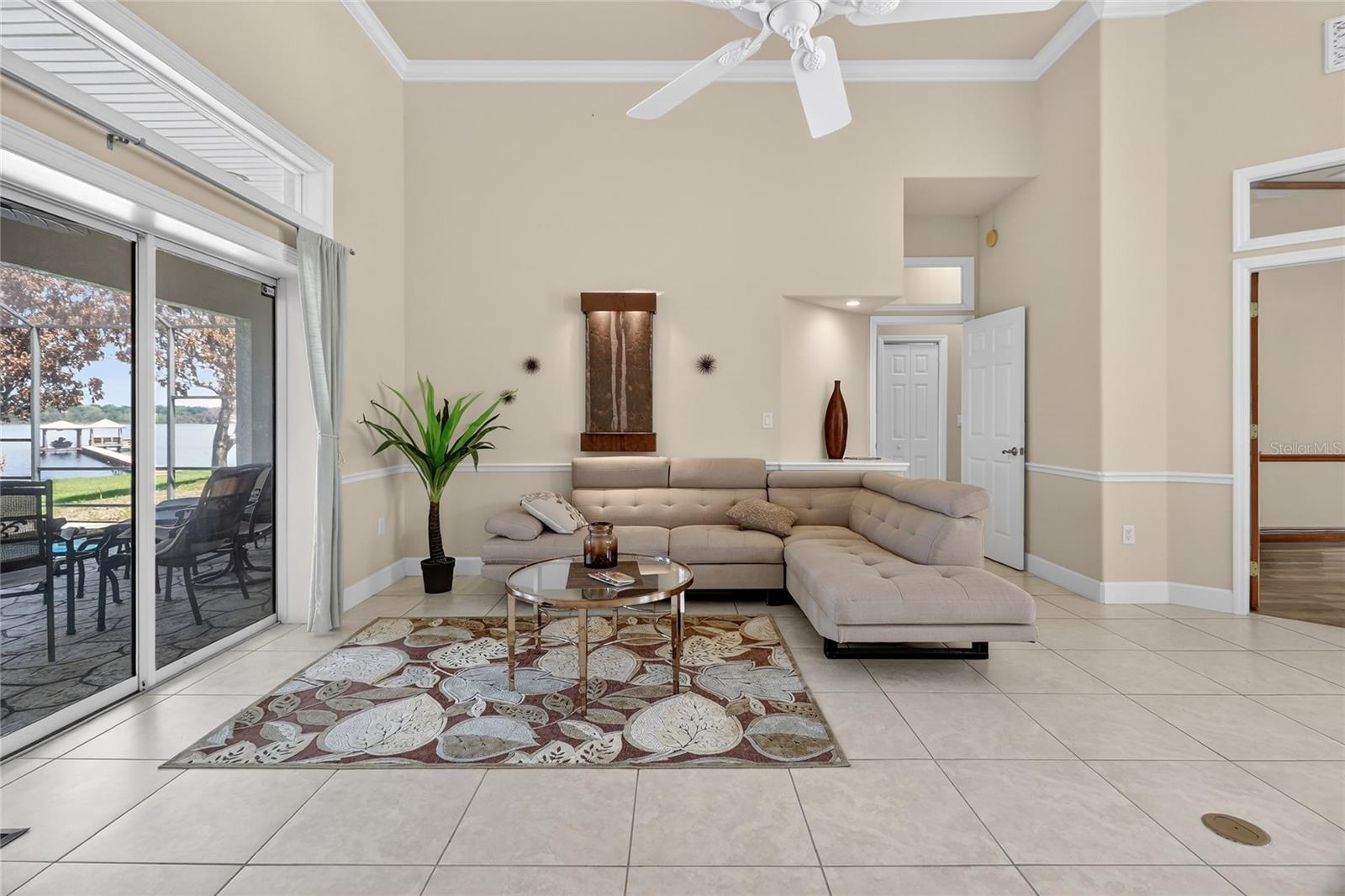 Image 8 of 72 For 1028 Lake Mariam Drive