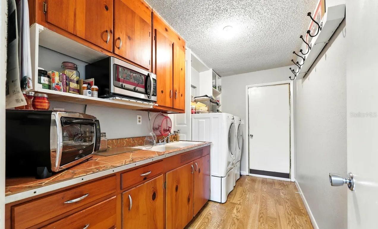 Image 16 of 30 For 708 Chapel Street