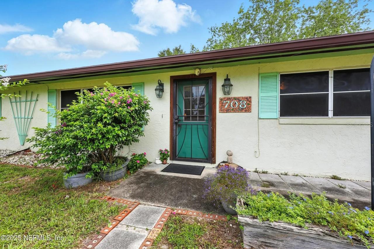 Image 3 of 30 For 708 Chapel Street