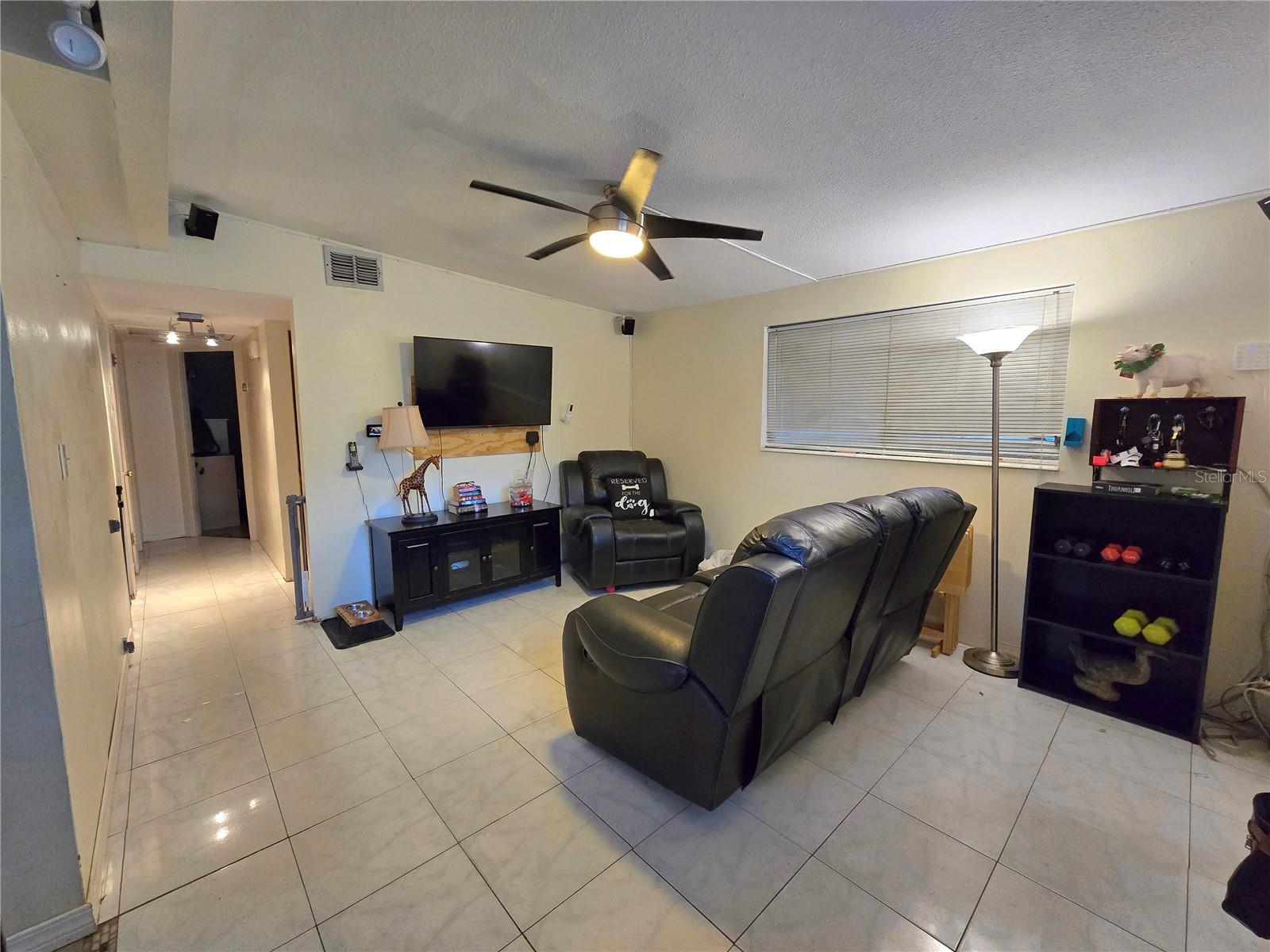 Image 21 of 43 For 216 Poinsettia Drive