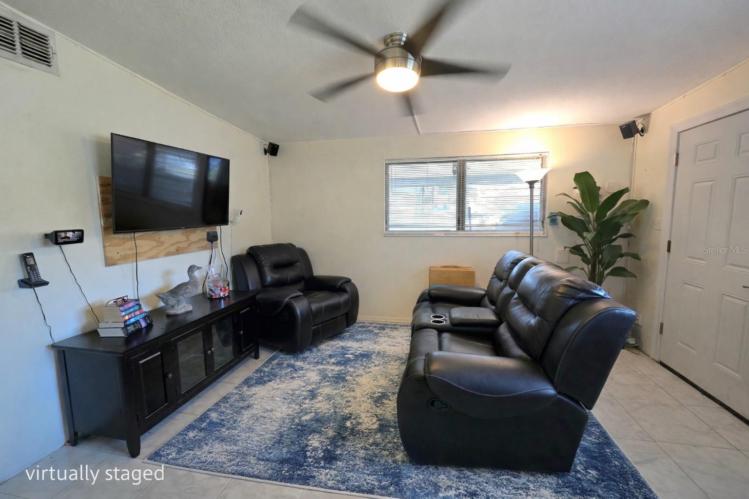 Image 23 of 43 For 216 Poinsettia Drive