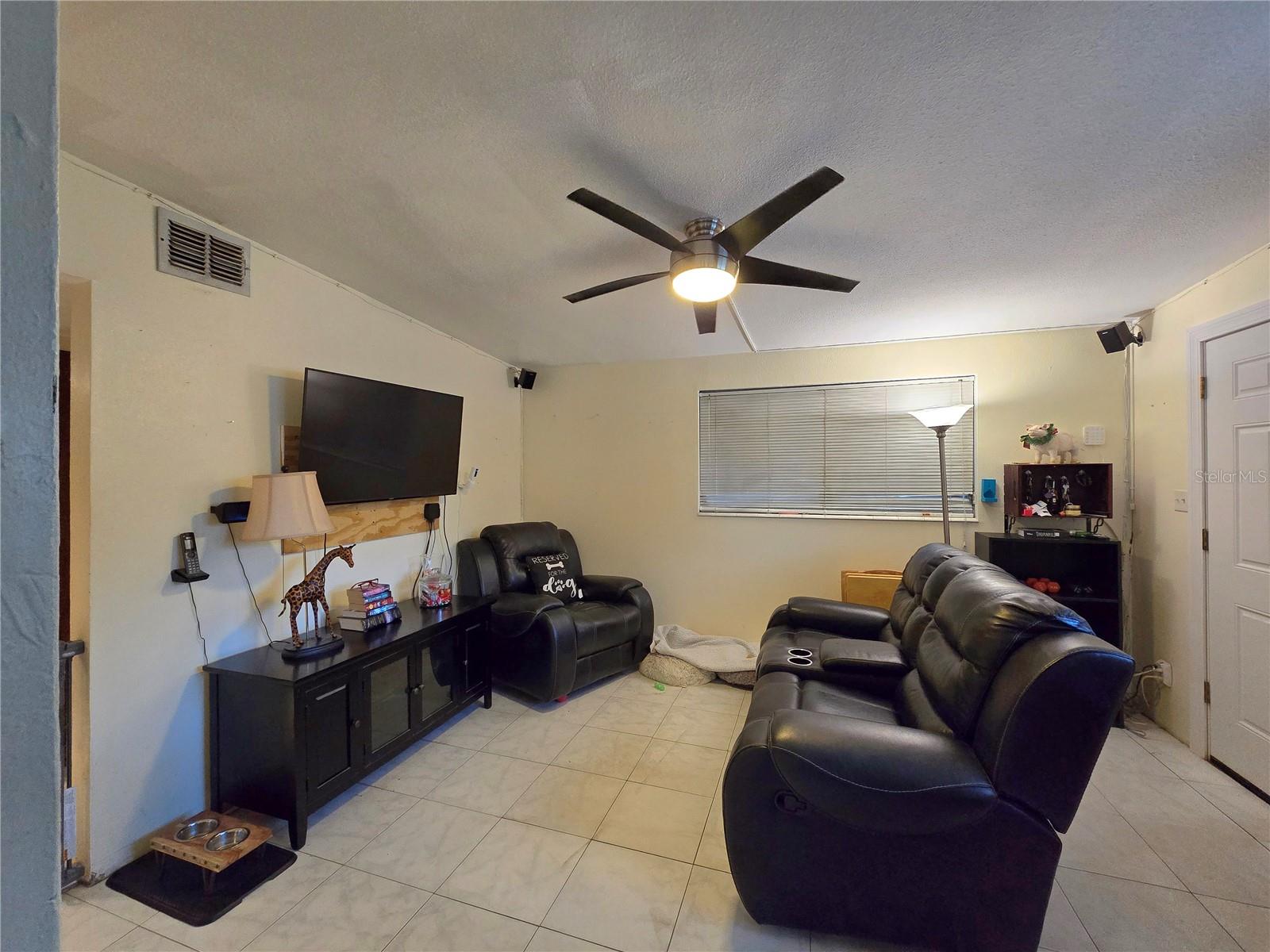 Image 24 of 43 For 216 Poinsettia Drive