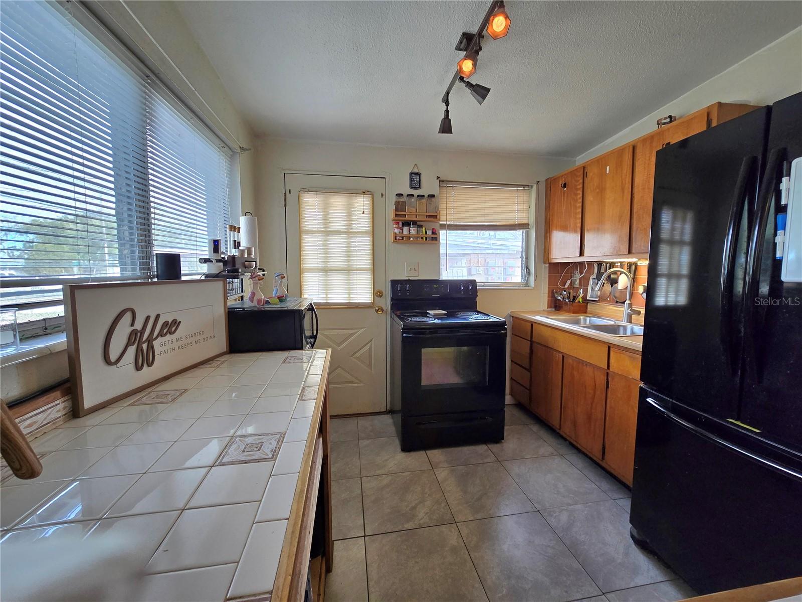 Image 29 of 43 For 216 Poinsettia Drive