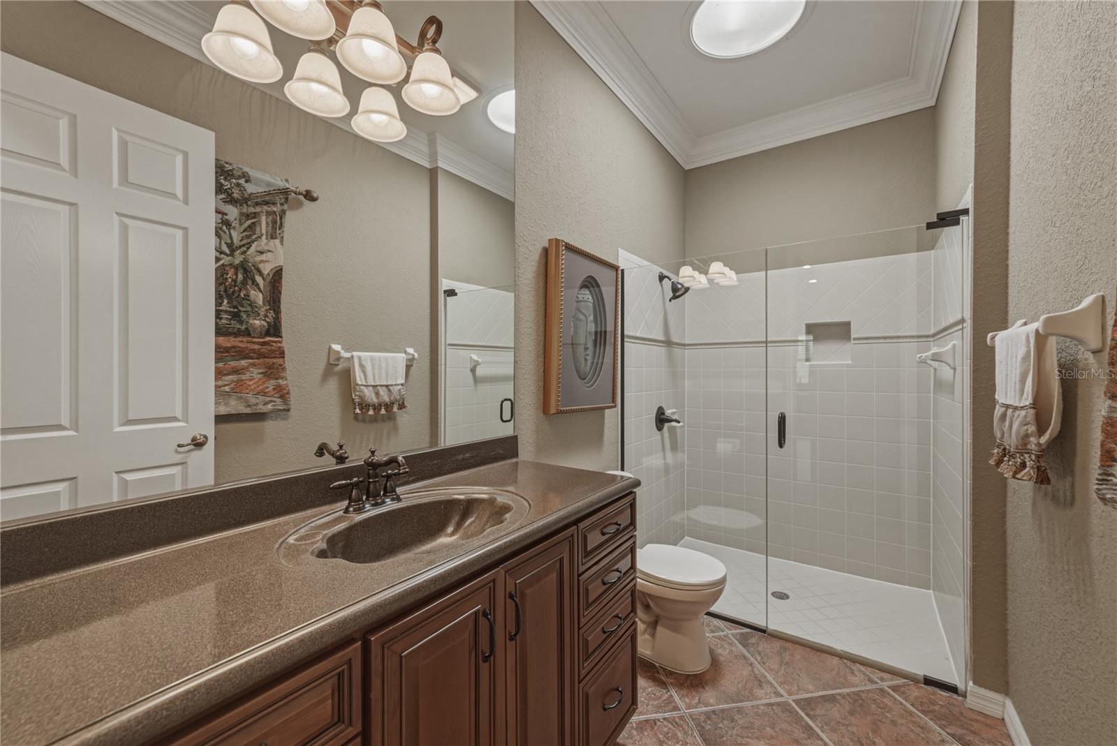 Image 43 of 100 For 5365 Hogan Lane