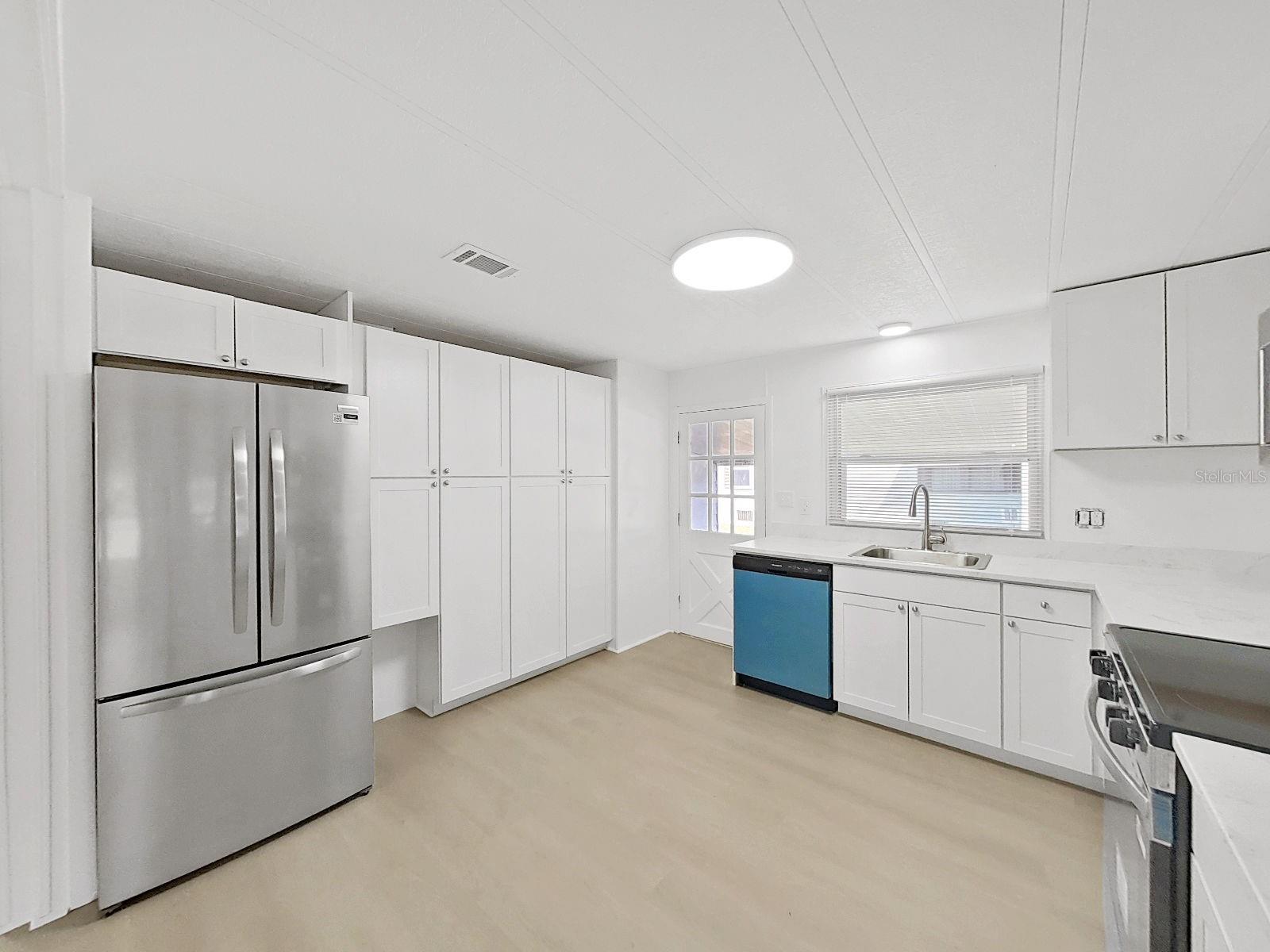 Image 12 of 39 For 4925 Foxwood Lake Dr