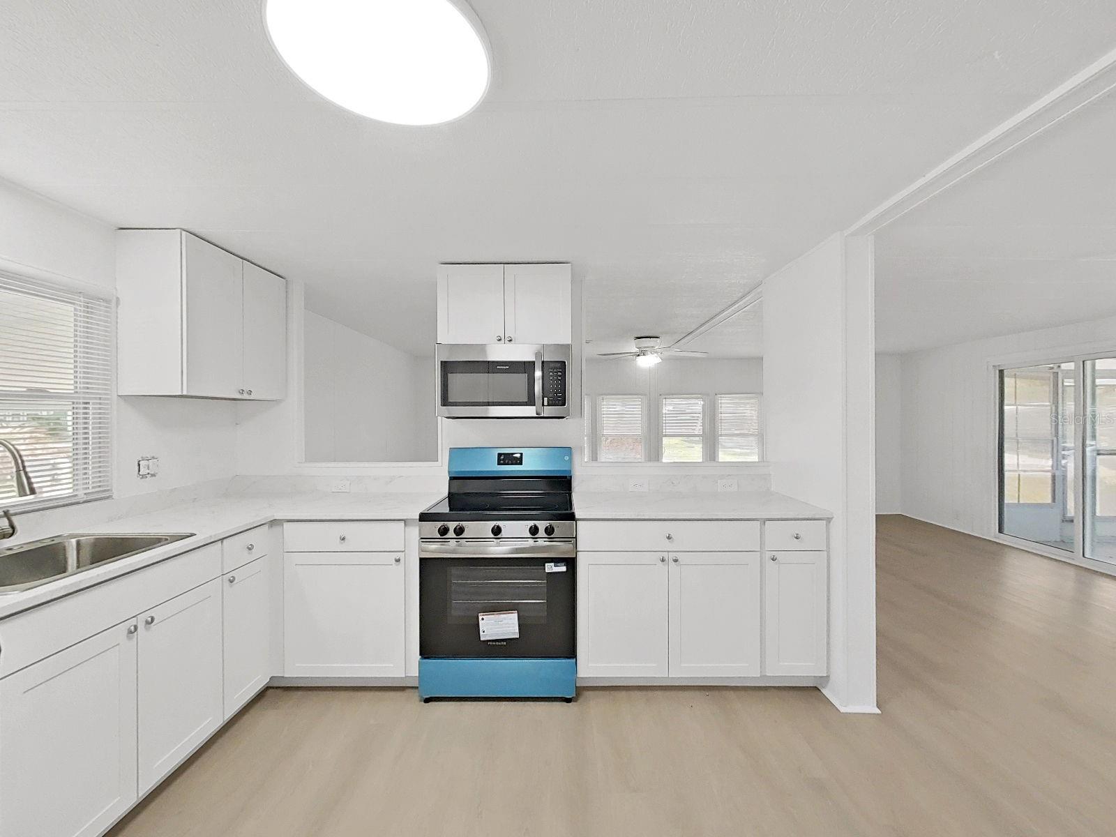 Image 14 of 39 For 4925 Foxwood Lake Dr