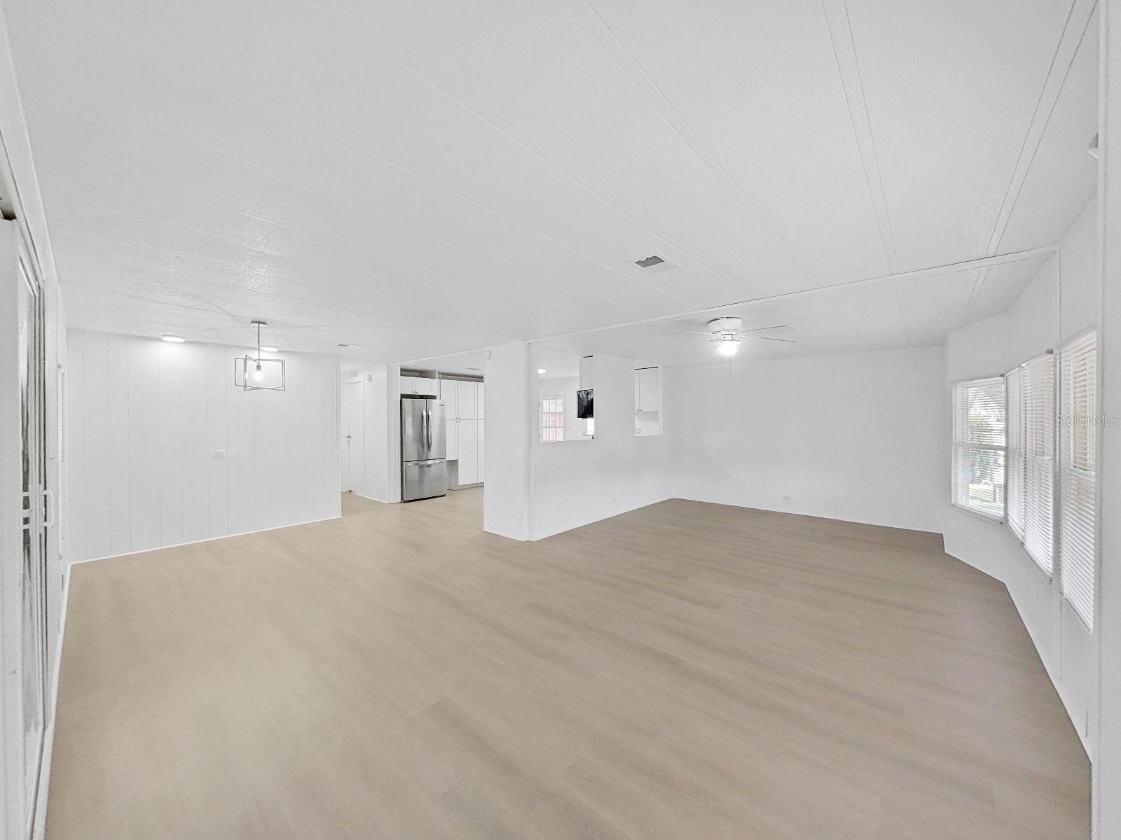 Image 17 of 39 For 4925 Foxwood Lake Dr