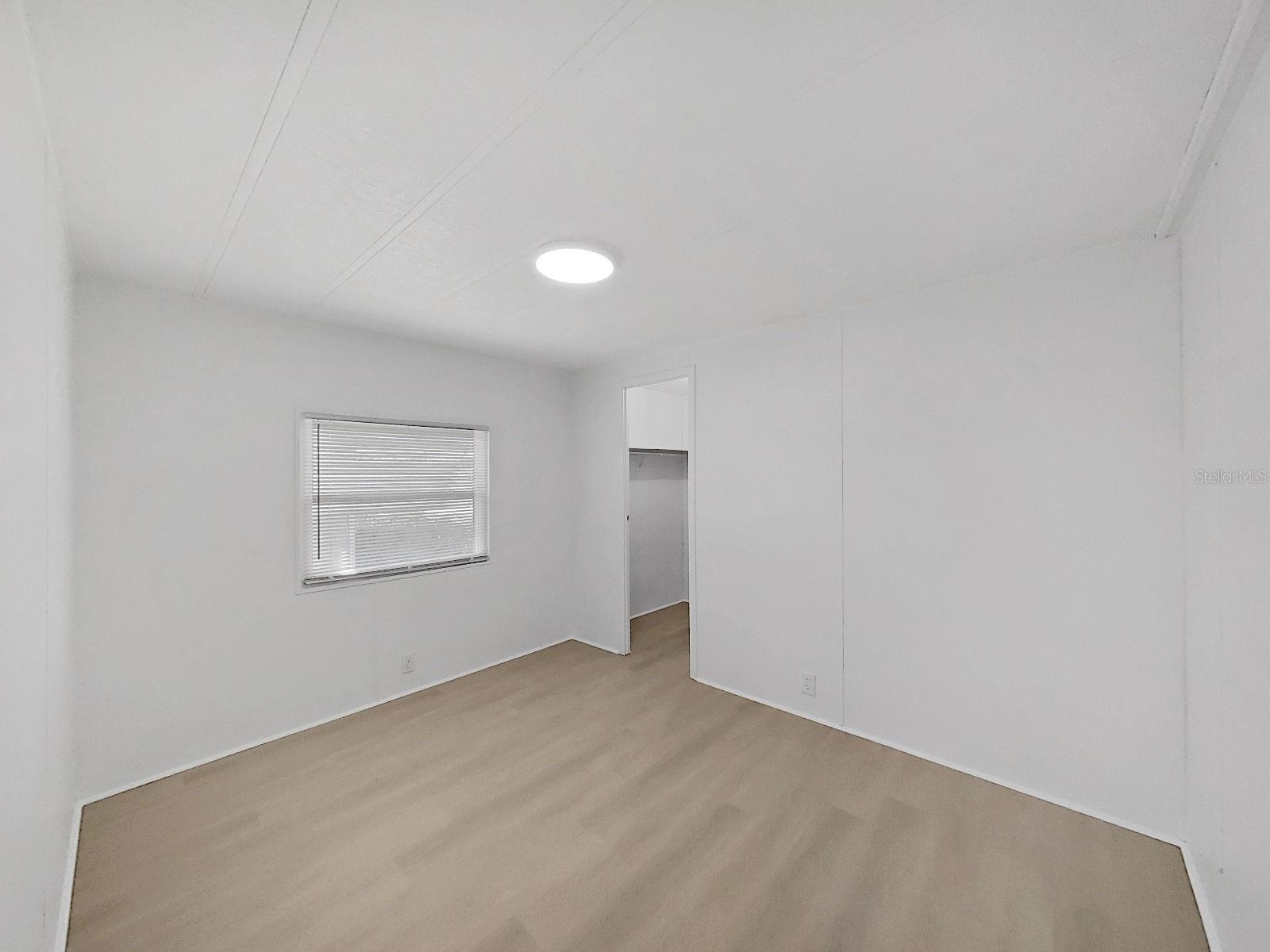 Image 24 of 39 For 4925 Foxwood Lake Dr