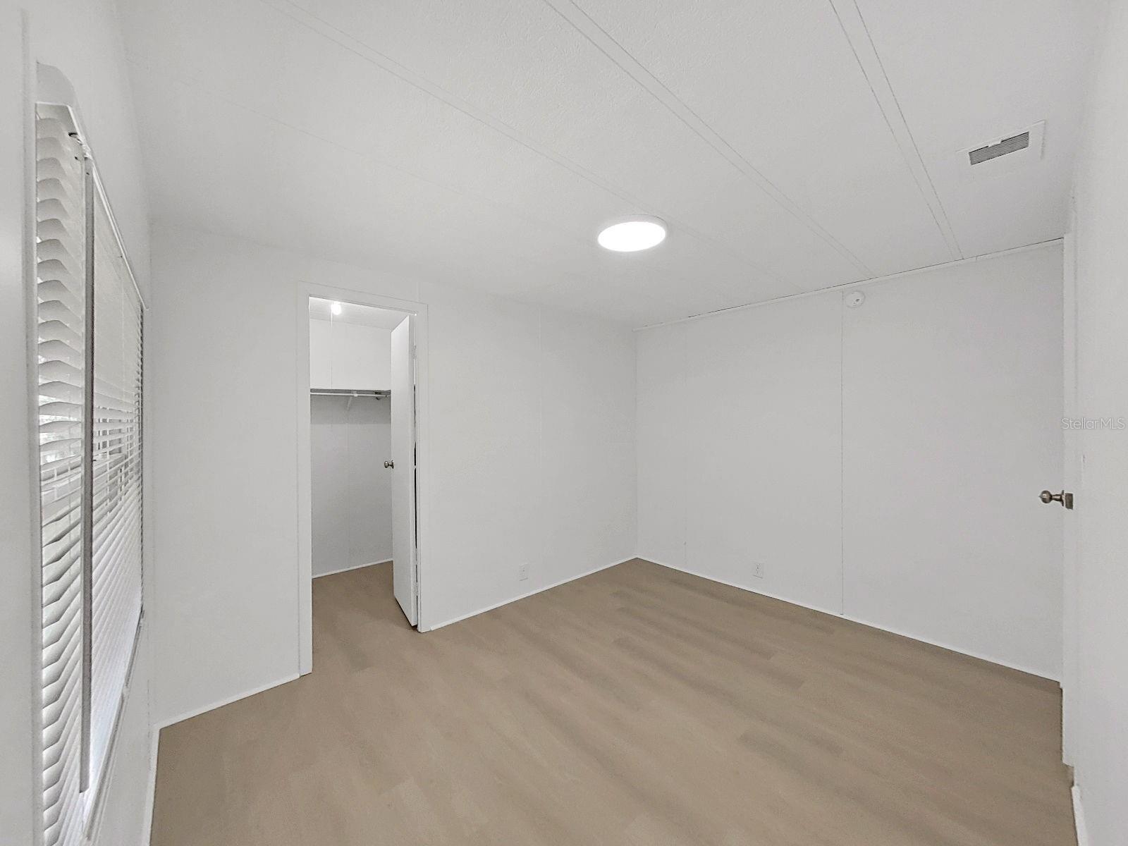 Image 25 of 39 For 4925 Foxwood Lake Dr