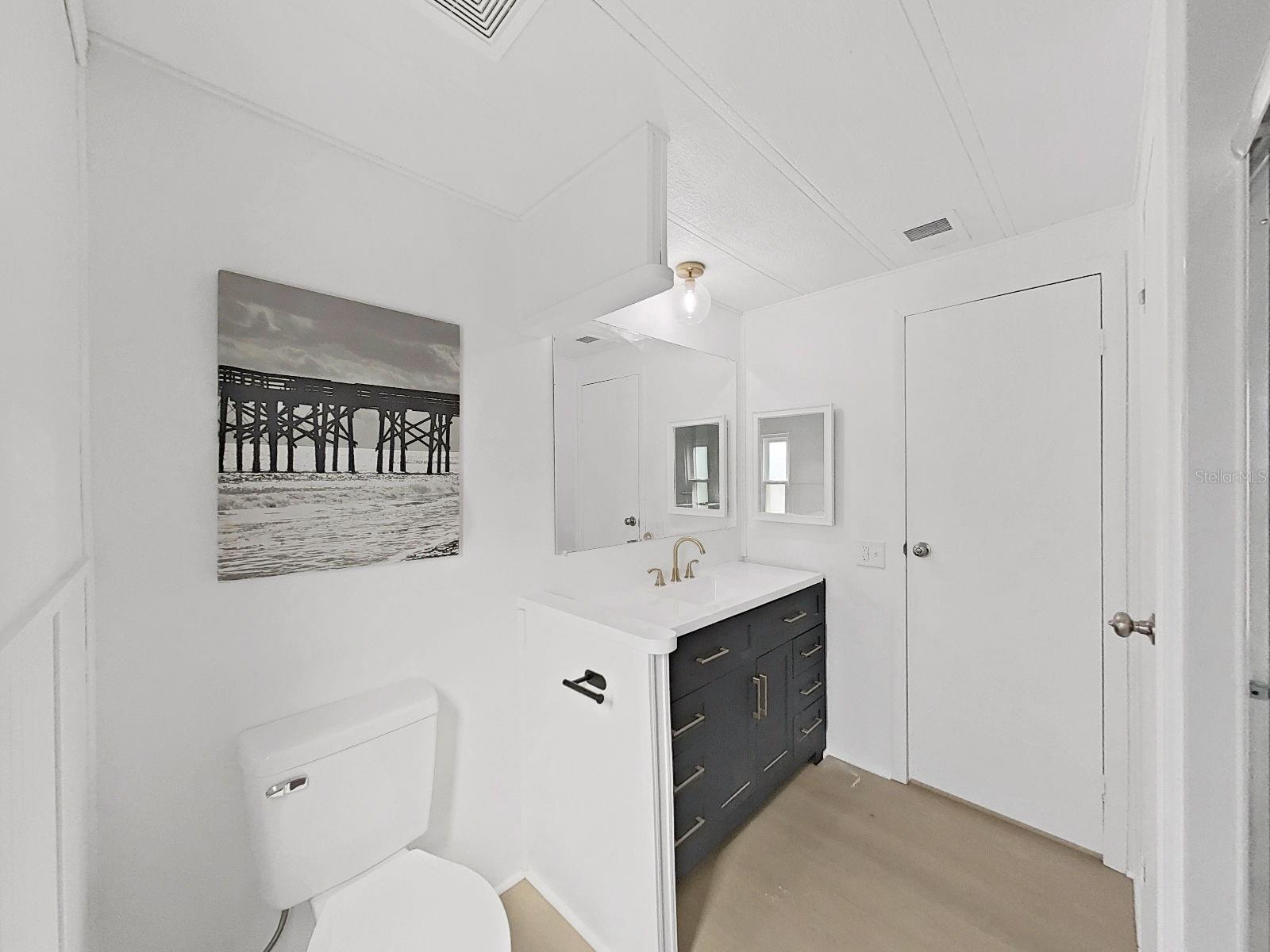 Image 28 of 39 For 4925 Foxwood Lake Dr