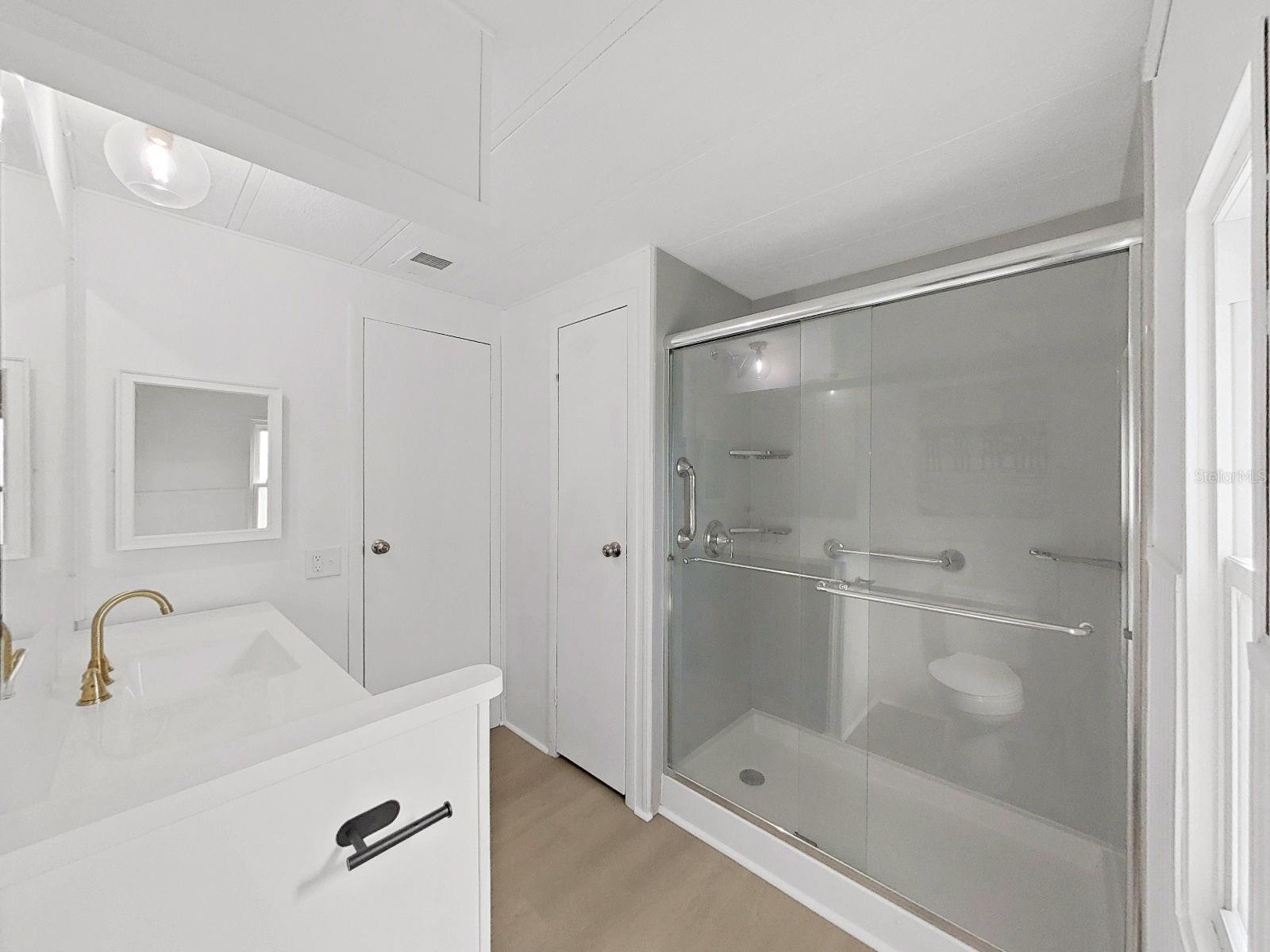 Image 29 of 39 For 4925 Foxwood Lake Dr