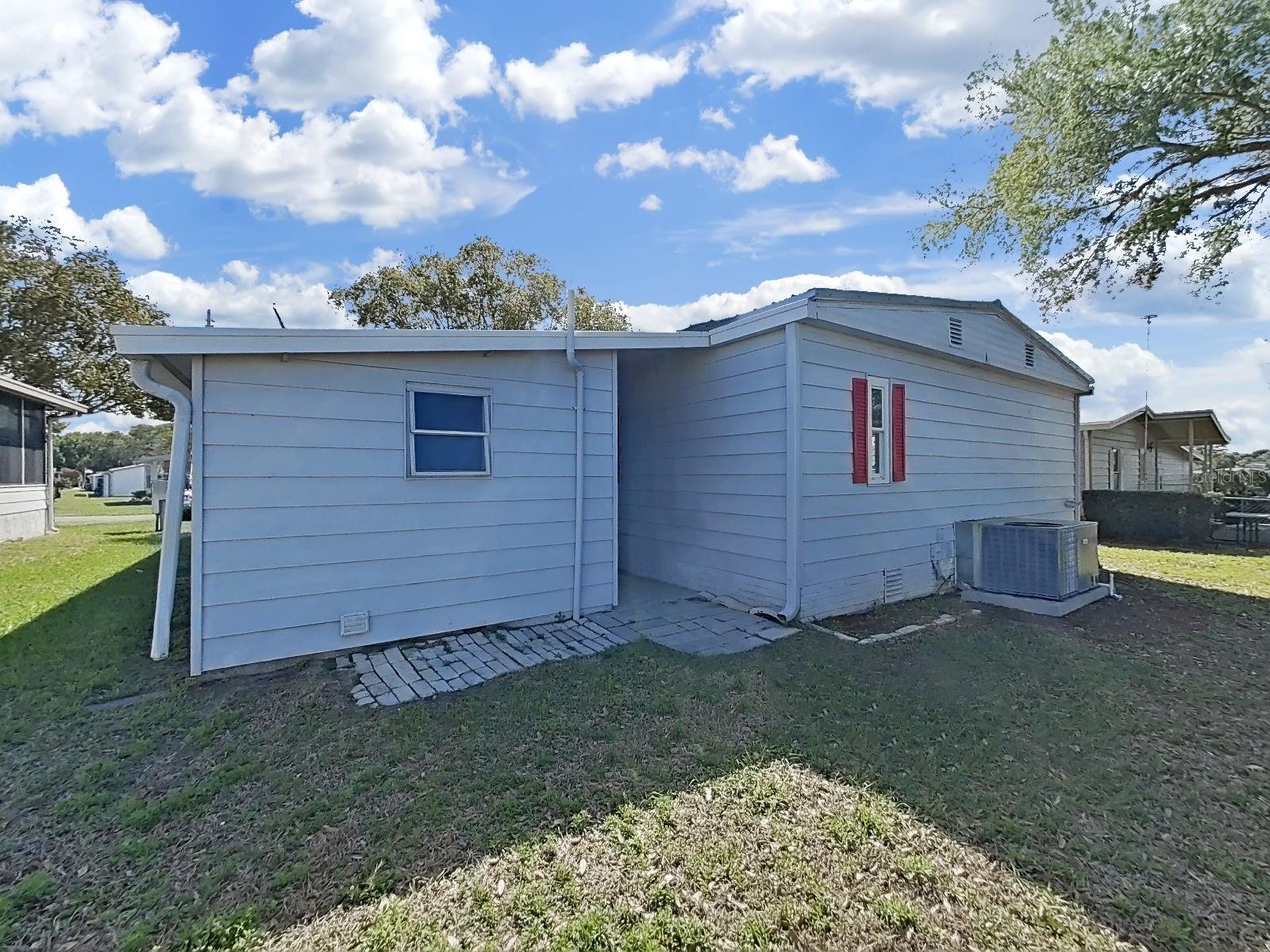 Image 3 of 39 For 4925 Foxwood Lake Dr