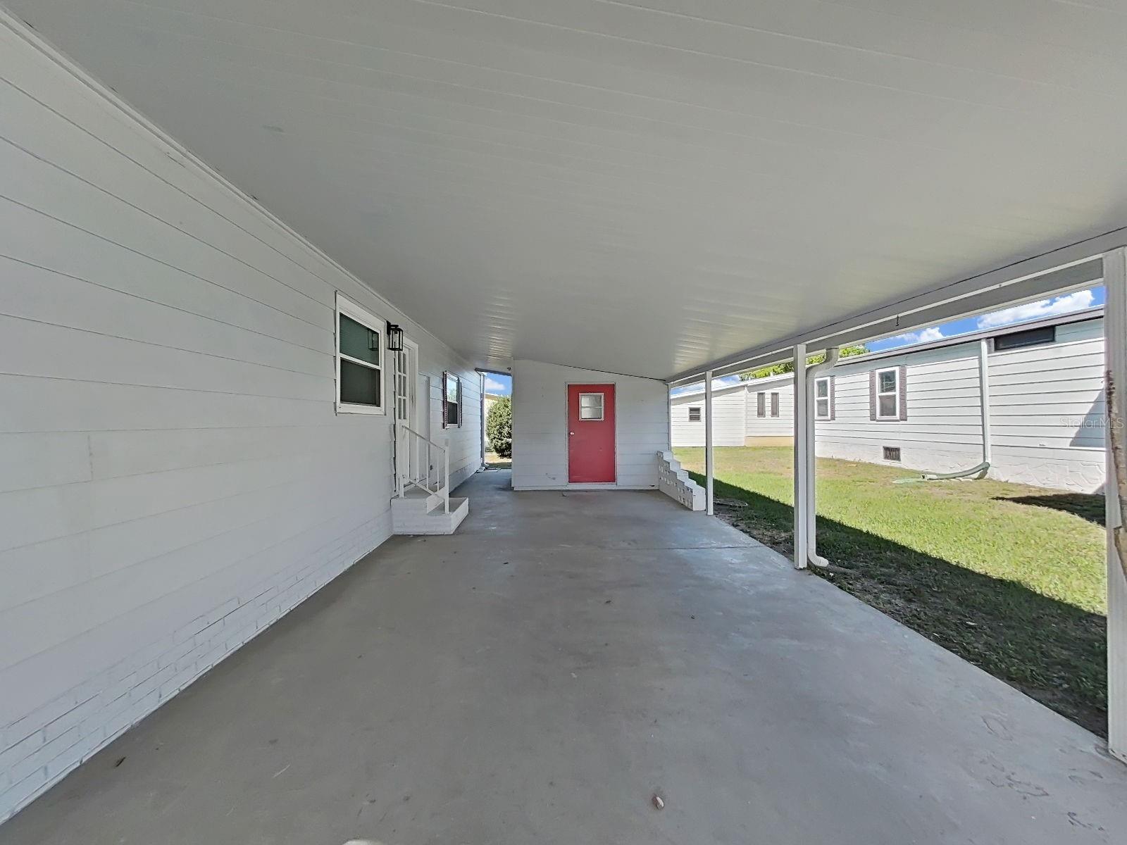 Image 7 of 39 For 4925 Foxwood Lake Dr