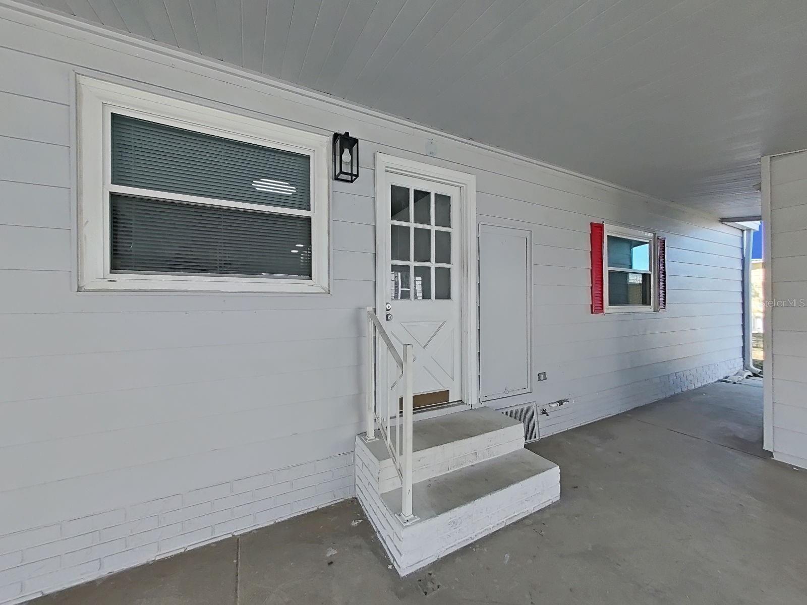 Image 8 of 39 For 4925 Foxwood Lake Dr