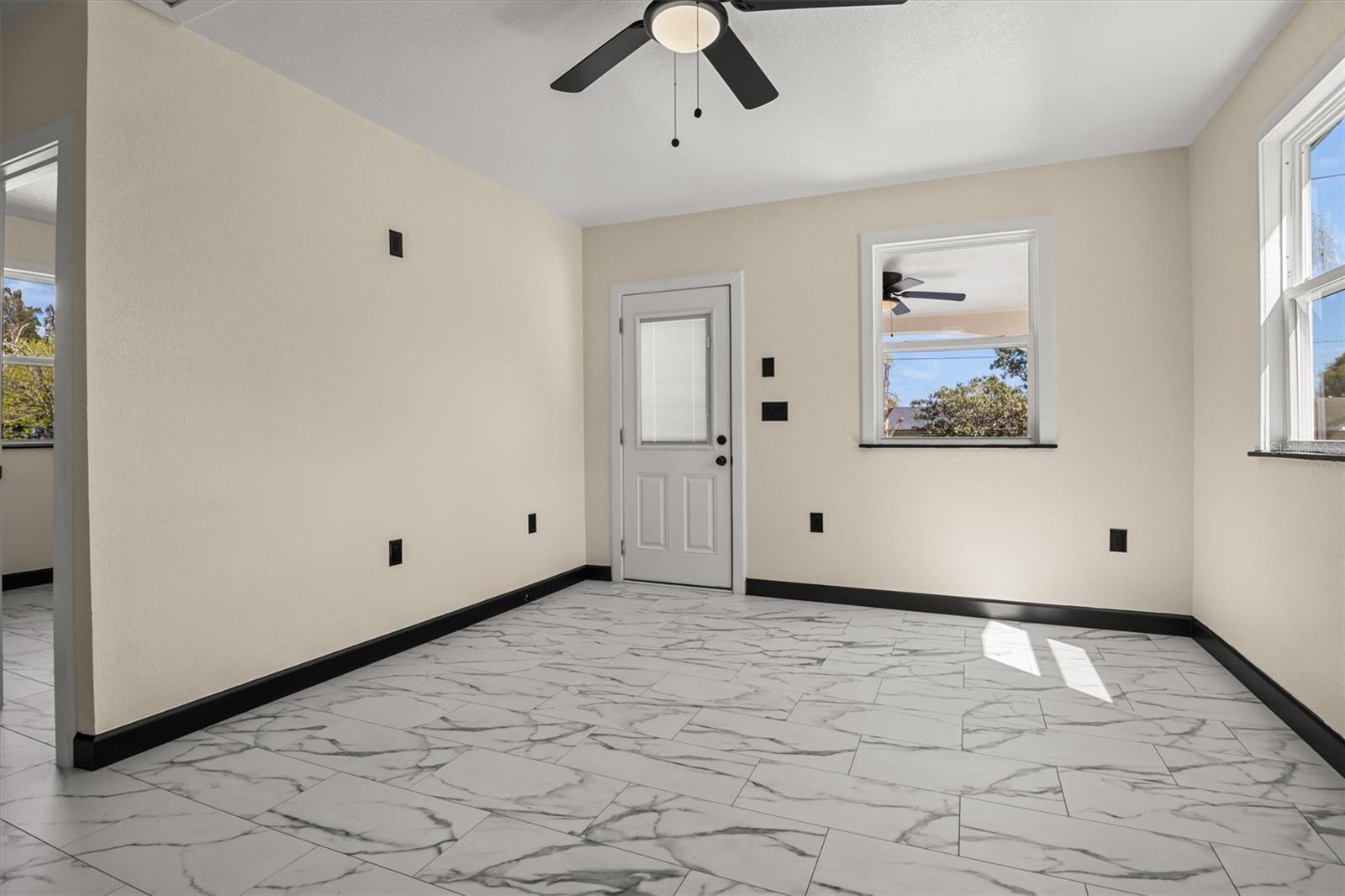 Image 15 of 33 For 2000 19th Street