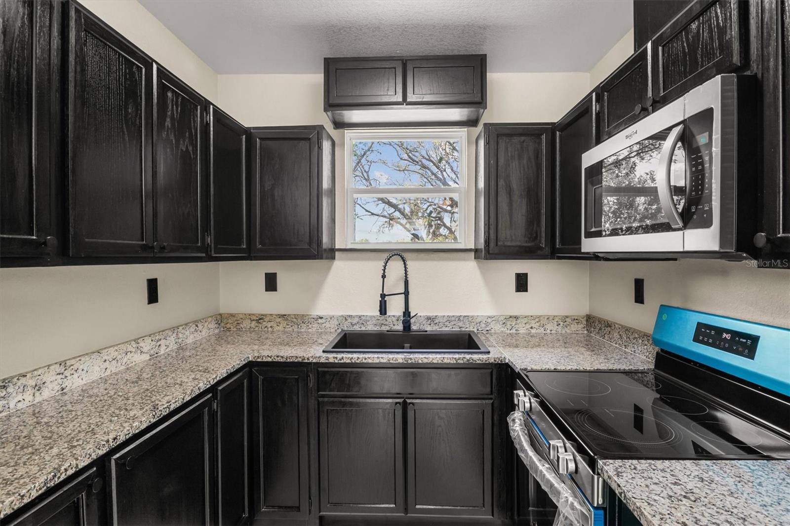 Image 19 of 33 For 2000 19th Street