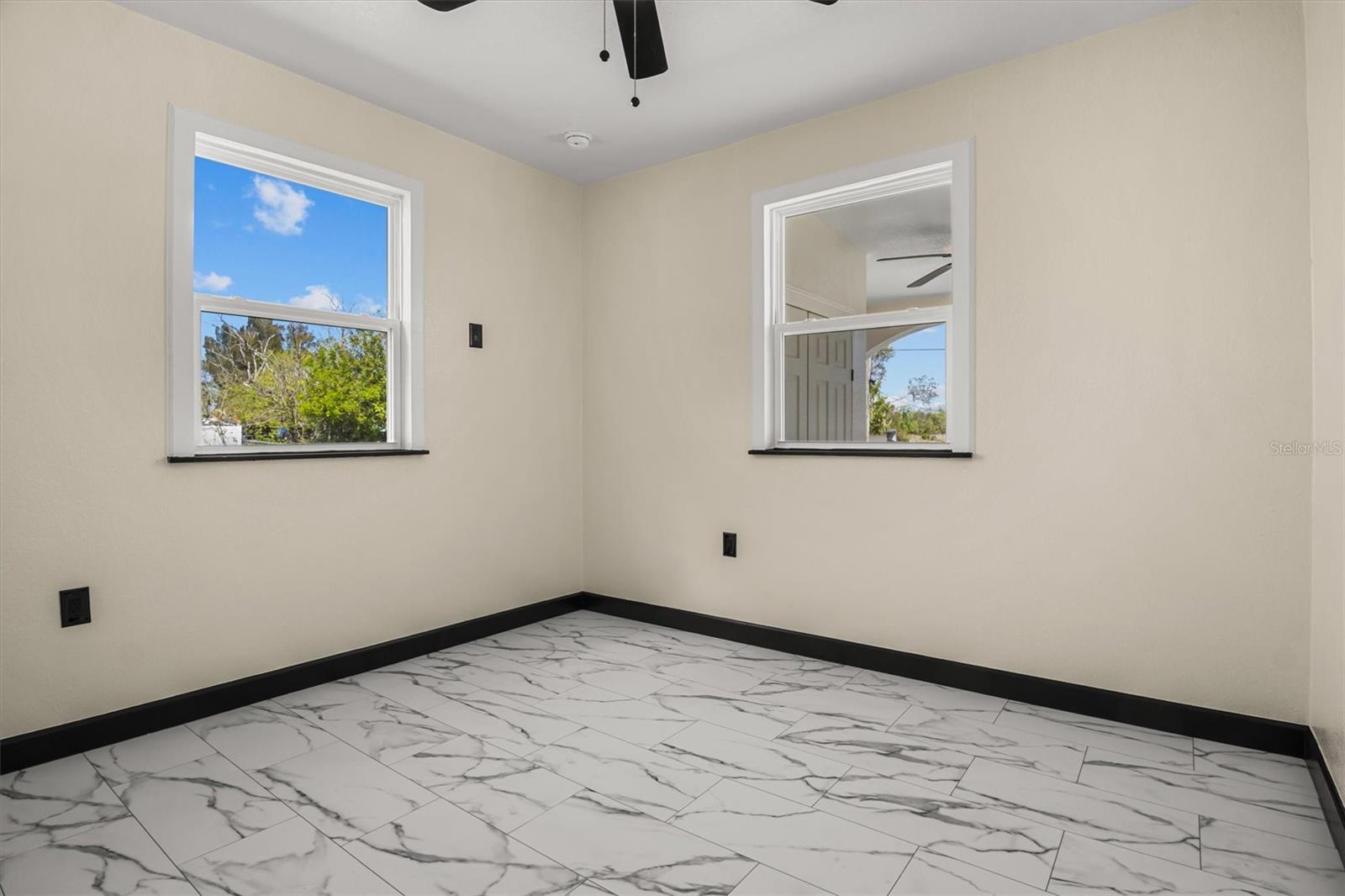 Image 20 of 33 For 2000 19th Street