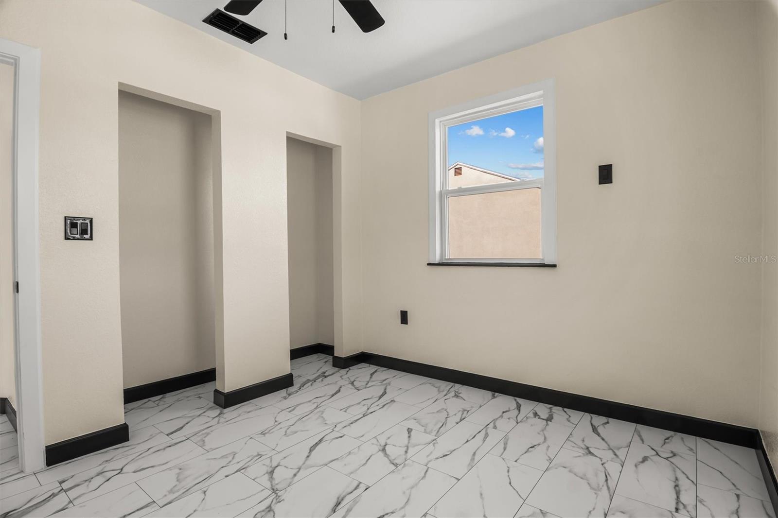 Image 21 of 33 For 2000 19th Street