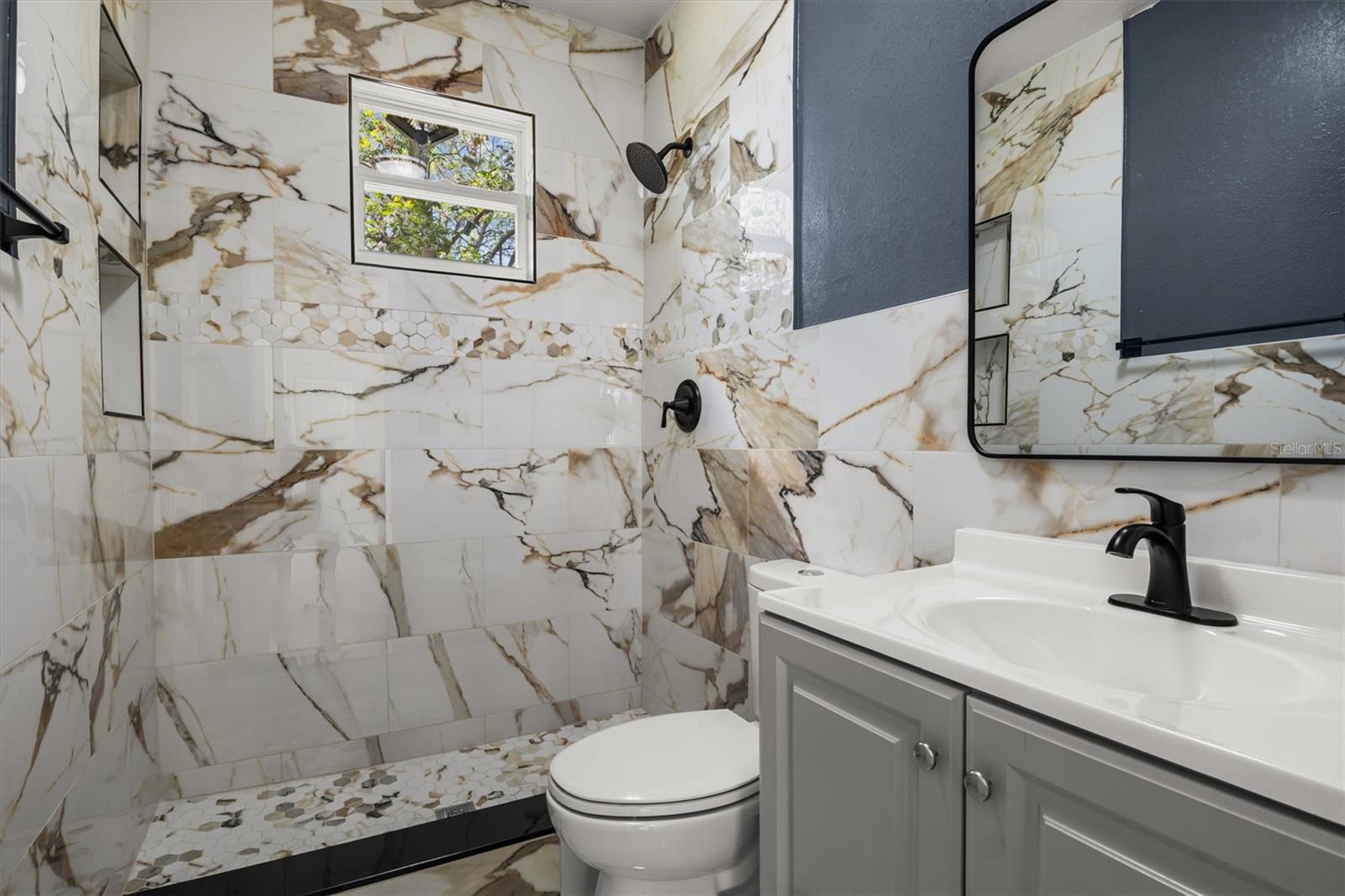 Image 22 of 33 For 2000 19th Street