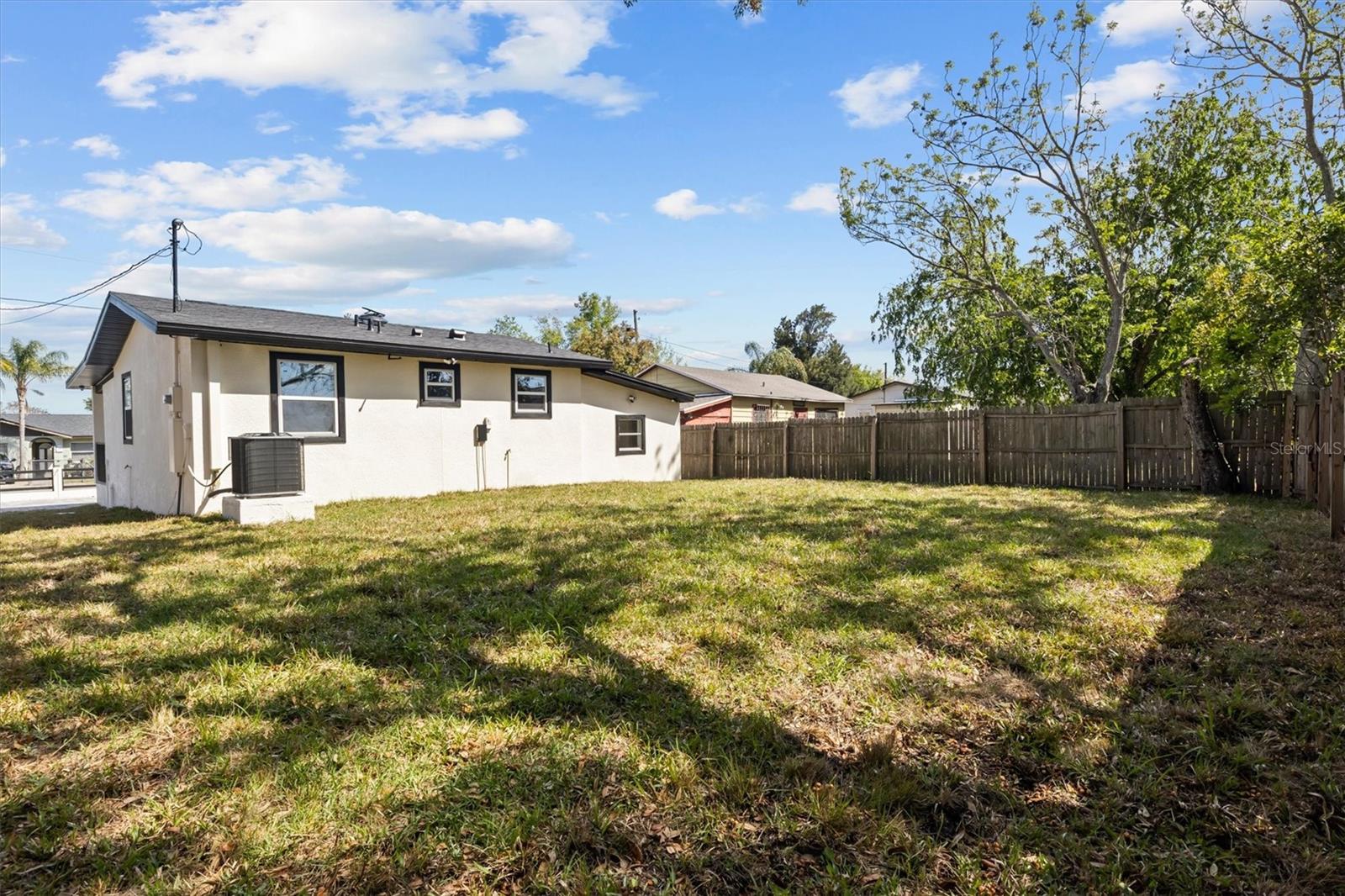 Image 28 of 33 For 2000 19th Street