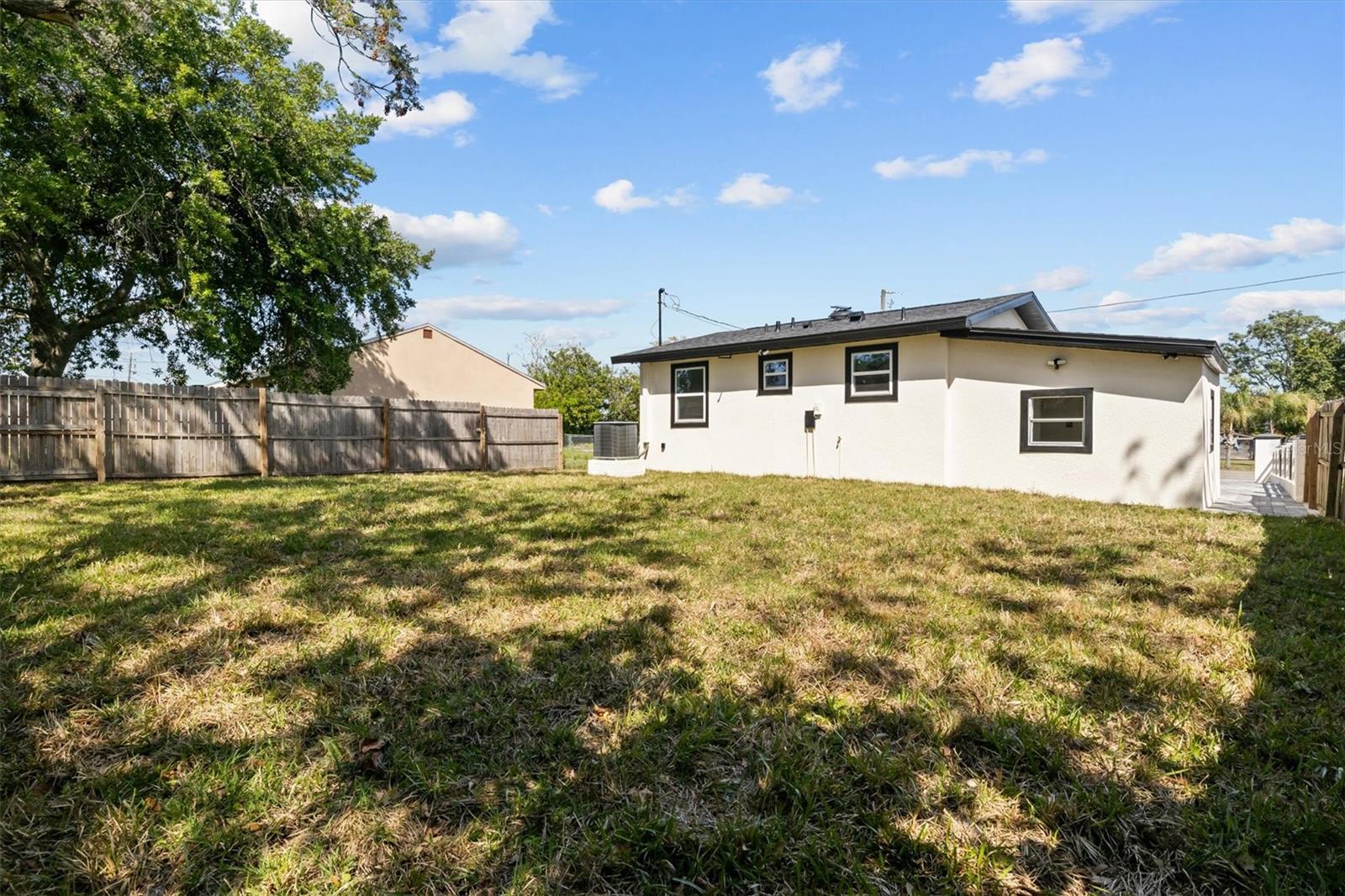 Image 29 of 33 For 2000 19th Street