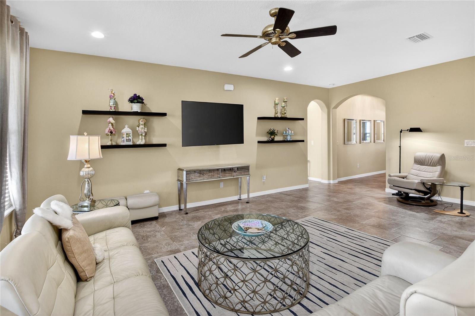 Image 17 of 60 For 132 Broad Street