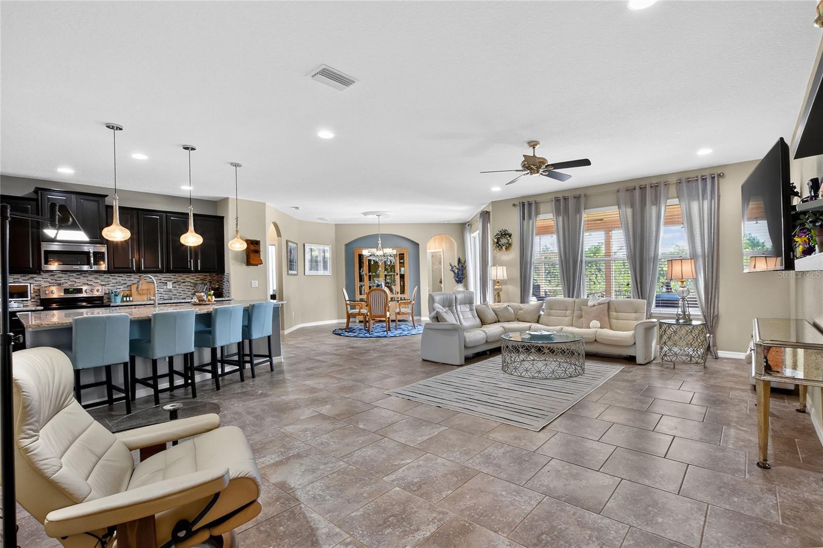 Image 8 of 60 For 132 Broad Street