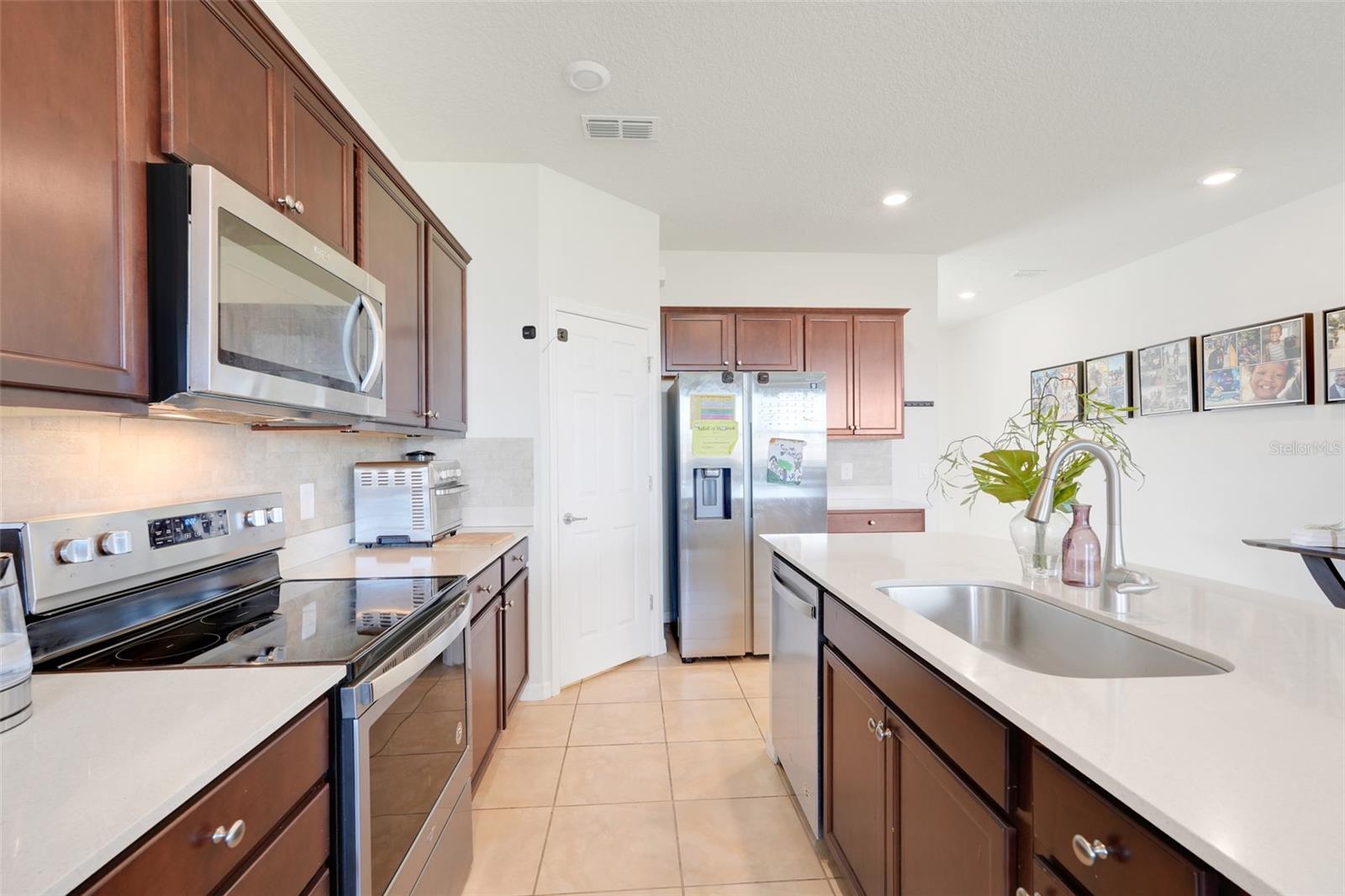 Image 10 of 46 For 2611 Hilltop Loop