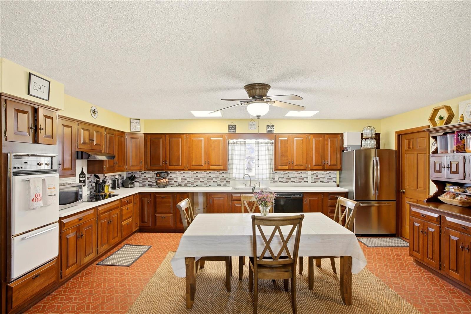 Image 11 of 48 For 3903 Edison Avenue