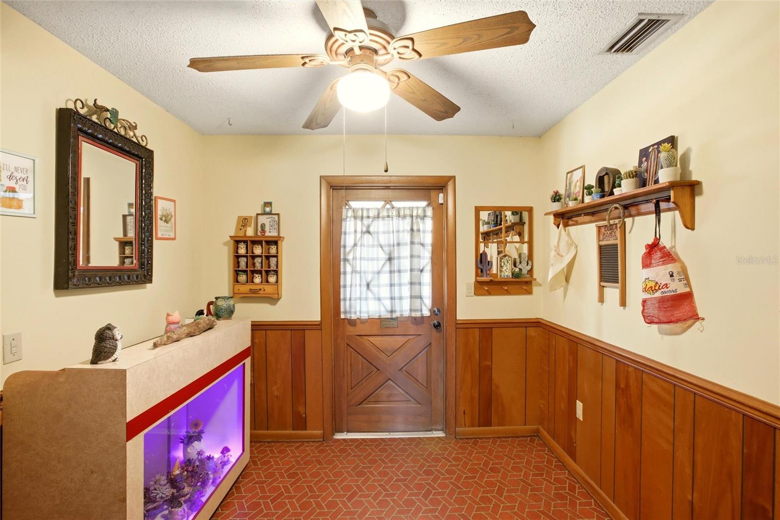 Image 33 of 48 For 3903 Edison Avenue