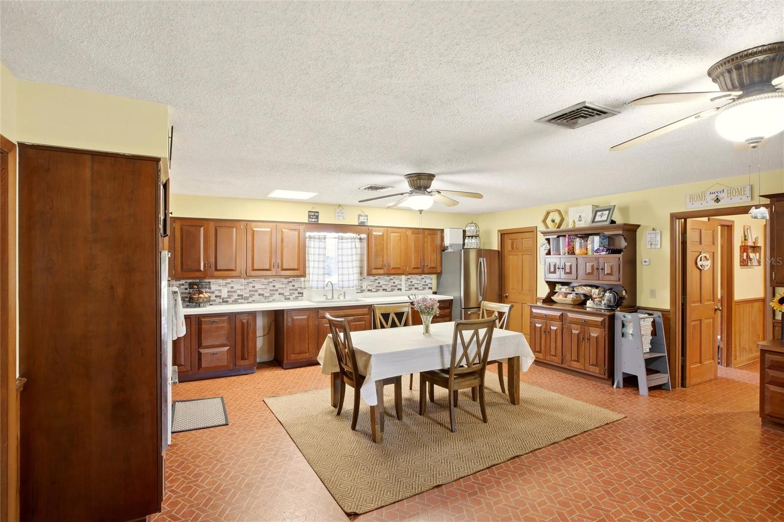 Image 9 of 48 For 3903 Edison Avenue