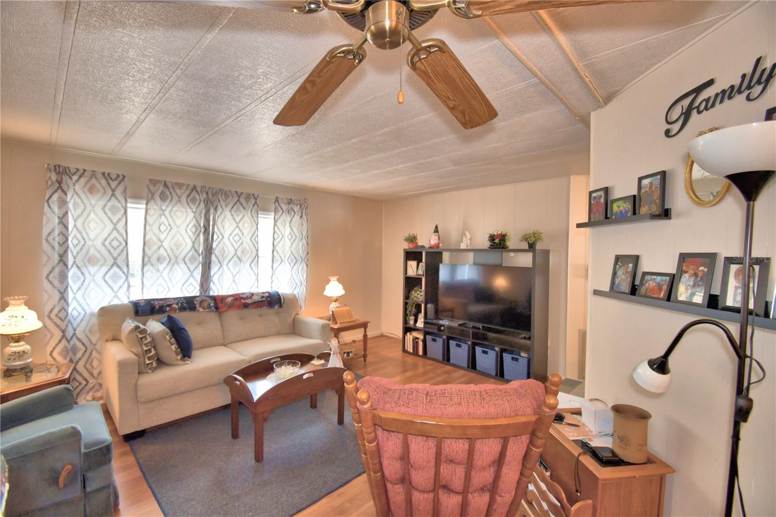 Image 14 of 63 For 4918 Rosewood Street