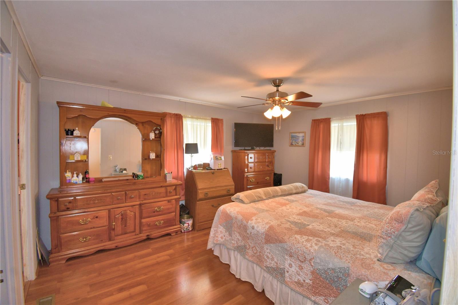 Image 27 of 63 For 4918 Rosewood Street