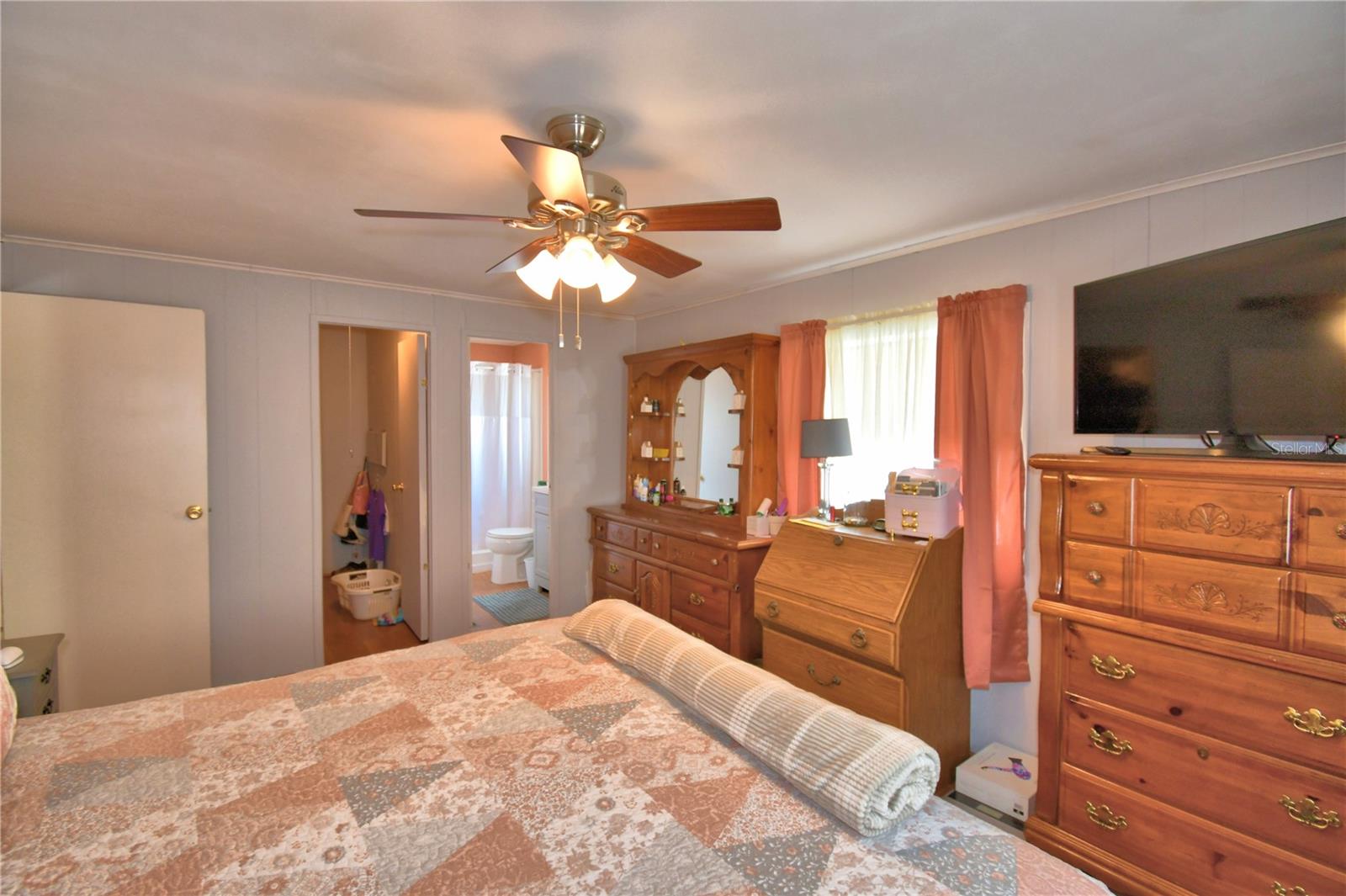 Image 29 of 63 For 4918 Rosewood Street