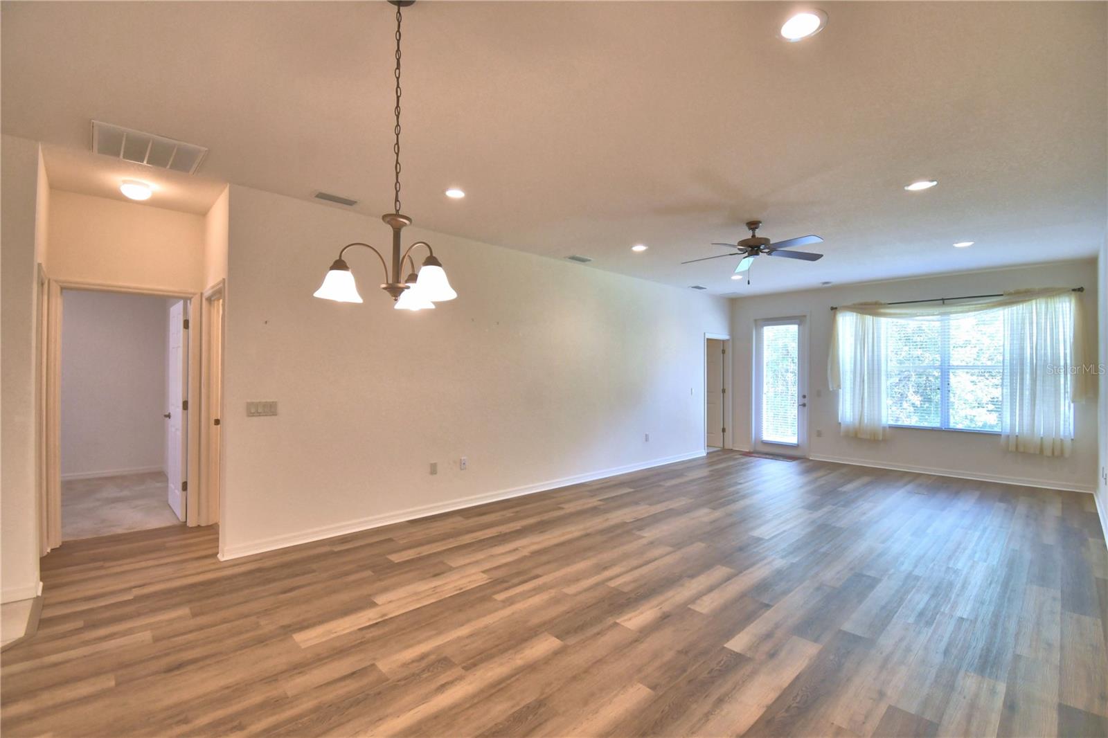 Image 10 of 58 For 1507 Vienna Square Drive