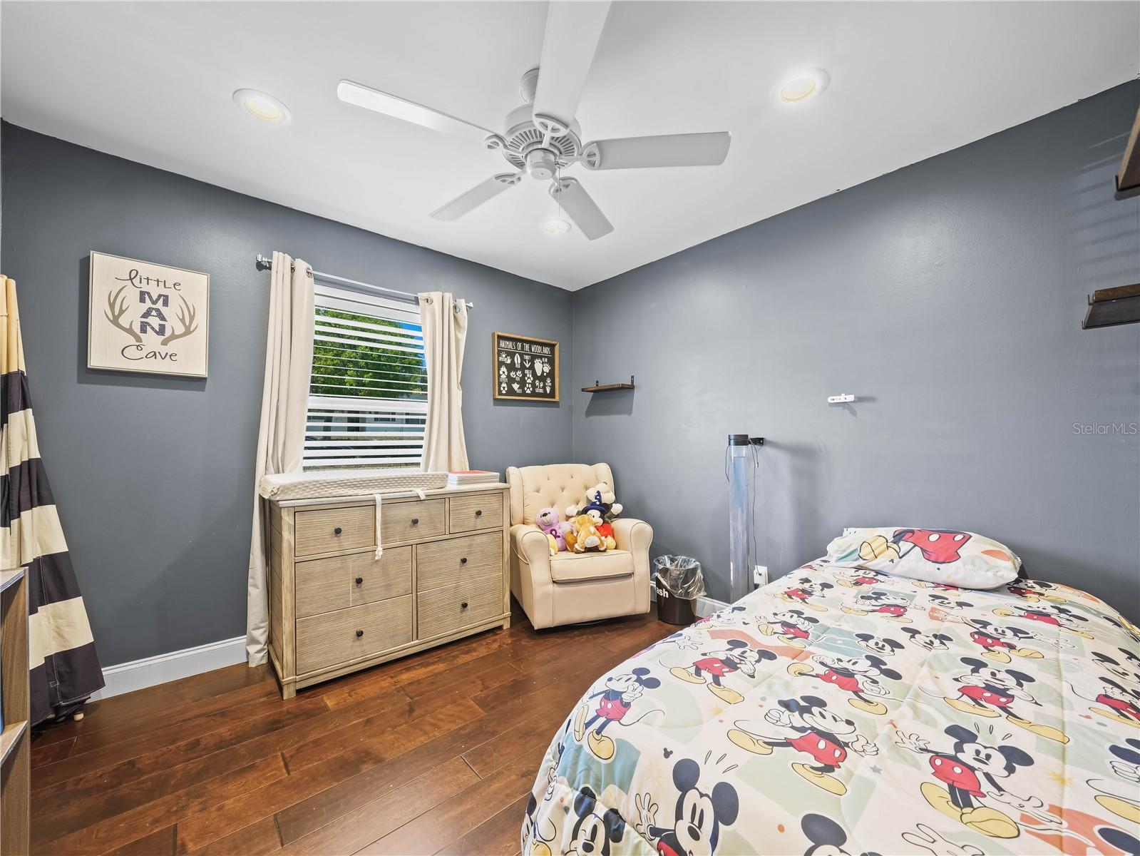 Image 14 of 26 For 828 Brentwood Drive