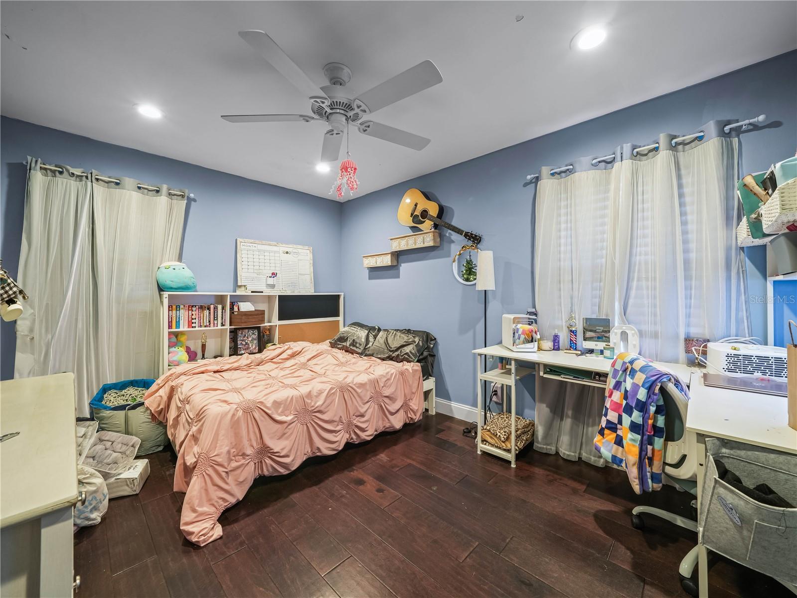 Image 15 of 26 For 828 Brentwood Drive