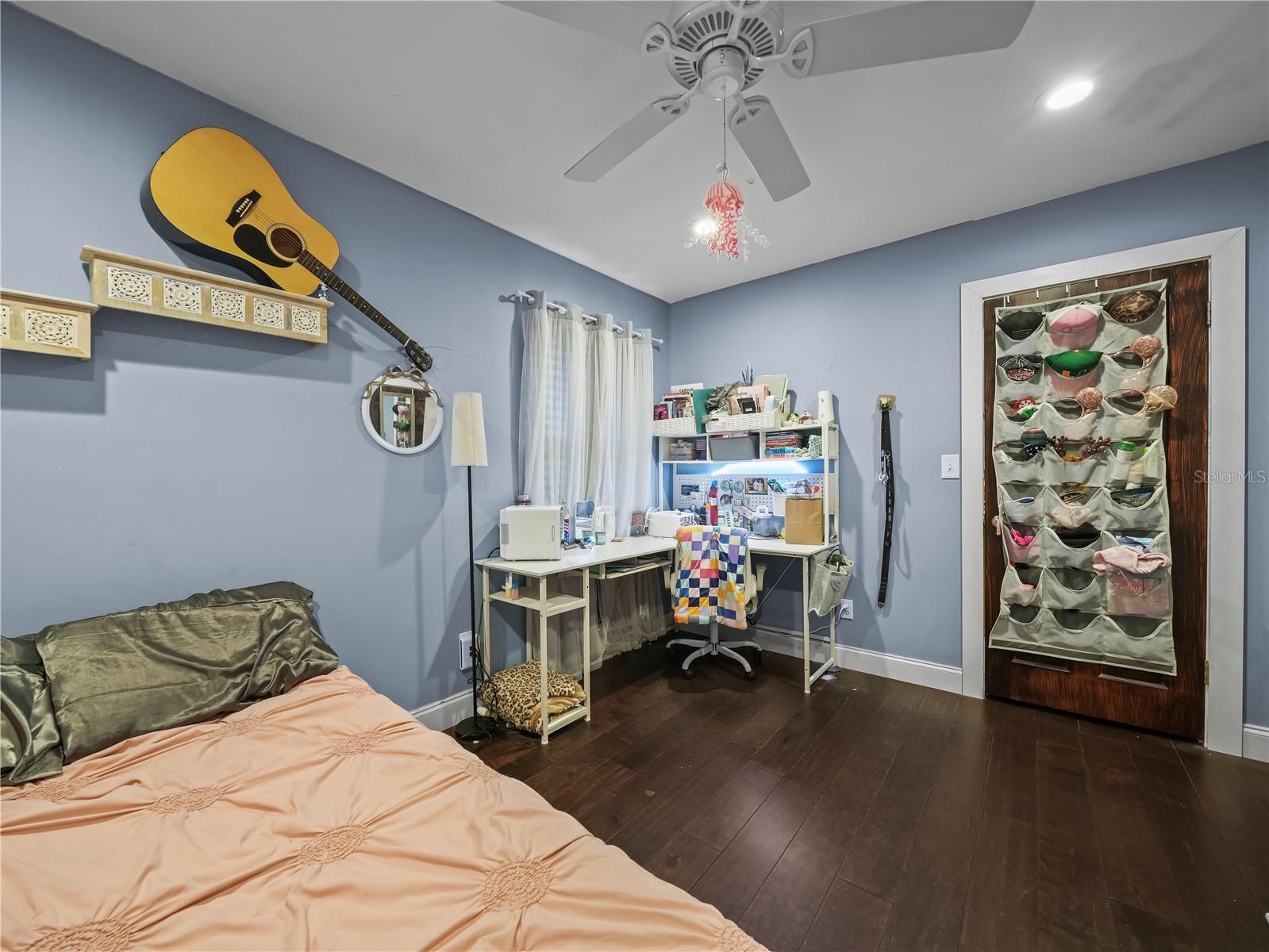 Image 16 of 26 For 828 Brentwood Drive